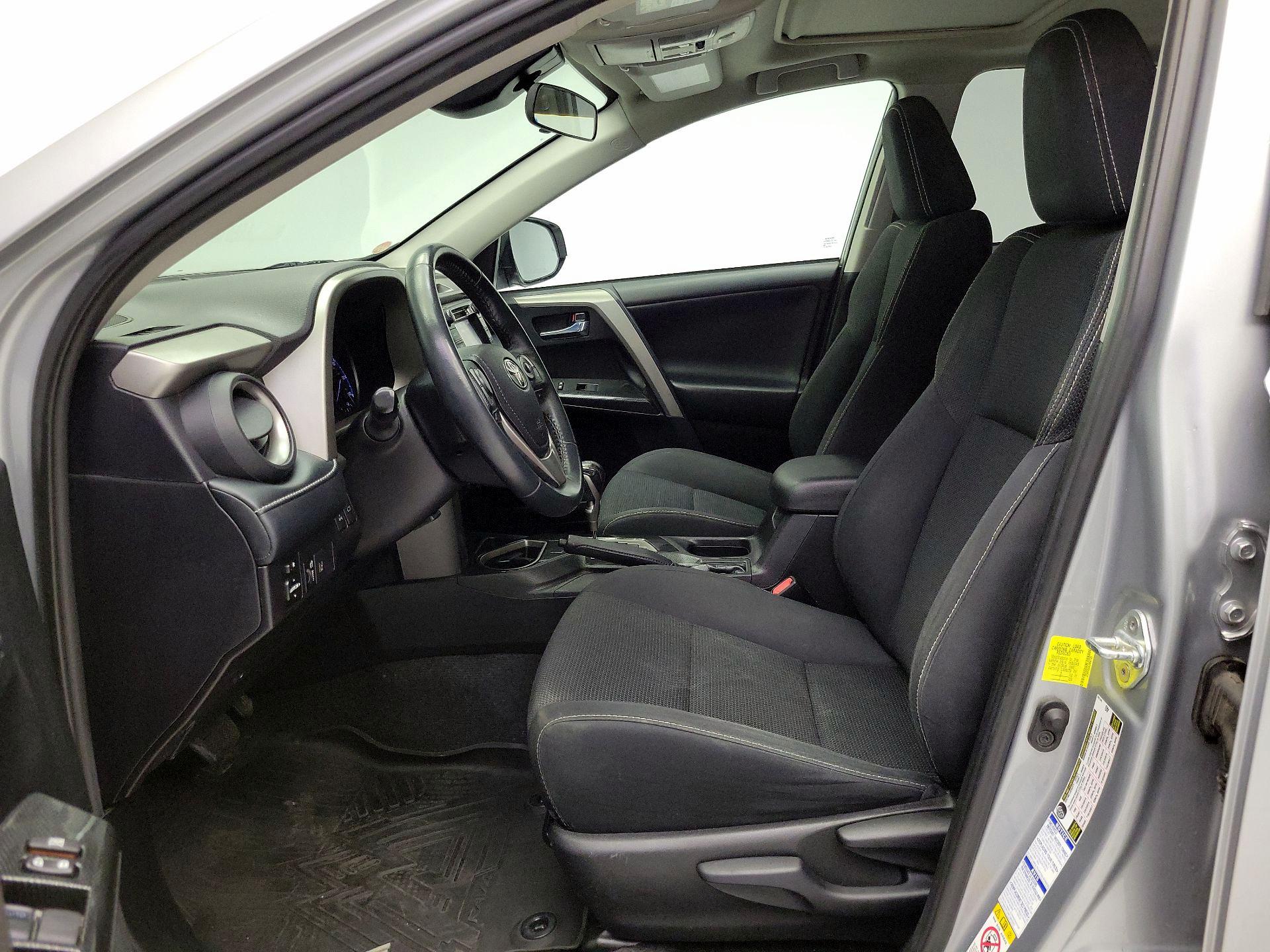 Thumbnail: 2018 Toyota RAV4 - 11
