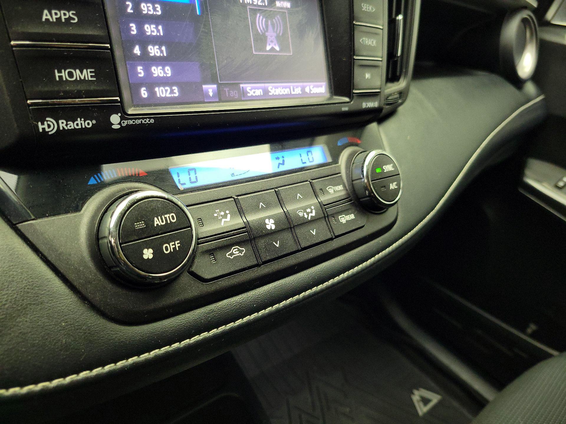 Thumbnail: 2018 Toyota RAV4 - 15
