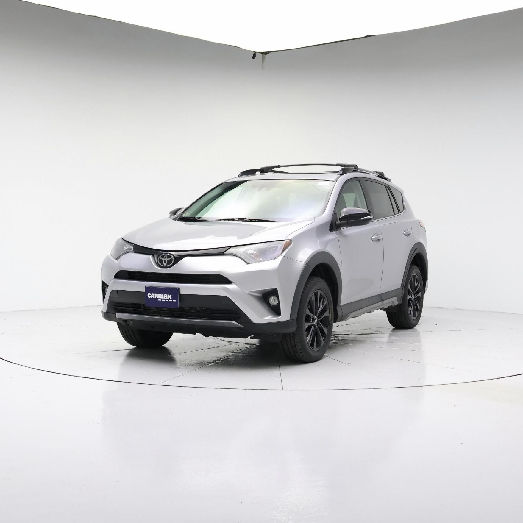 Thumbnail: 2018 Toyota RAV4 - 4