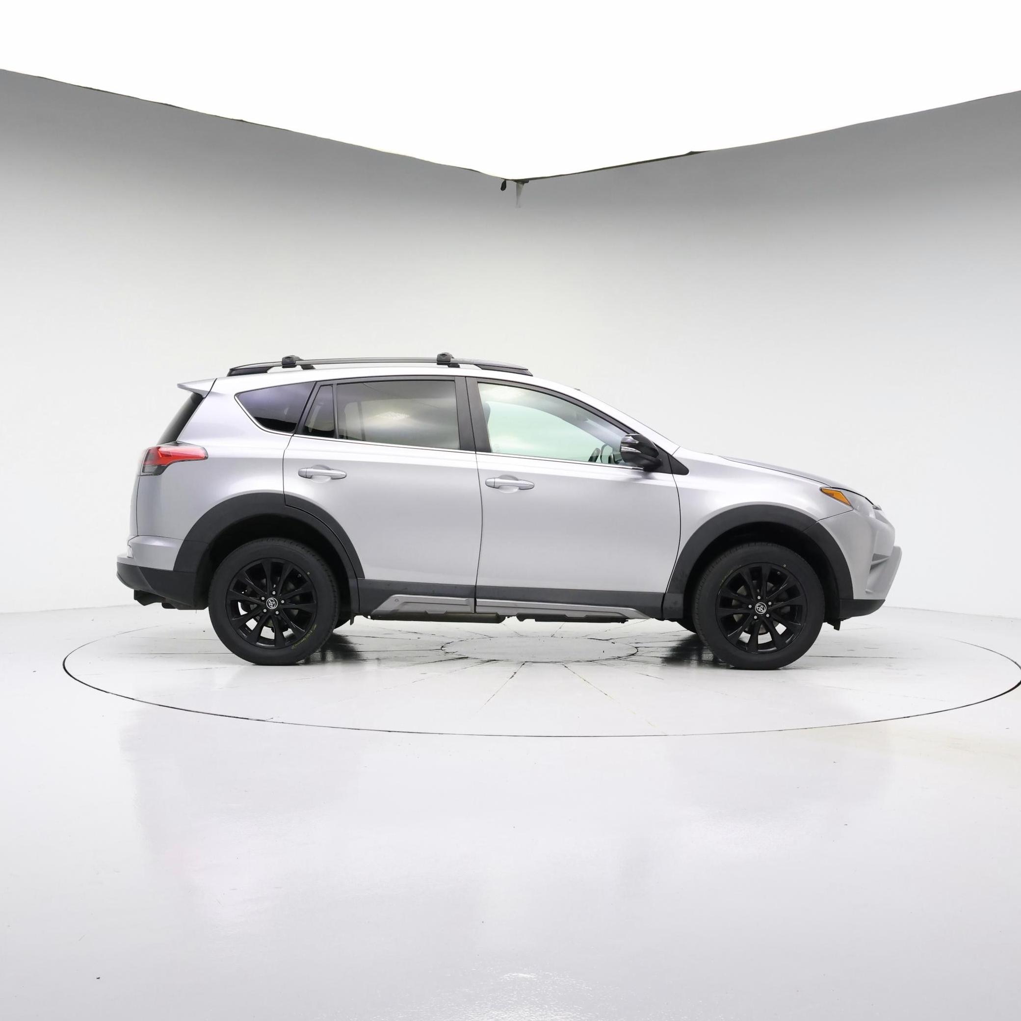 Thumbnail: 2018 Toyota RAV4 - 7
