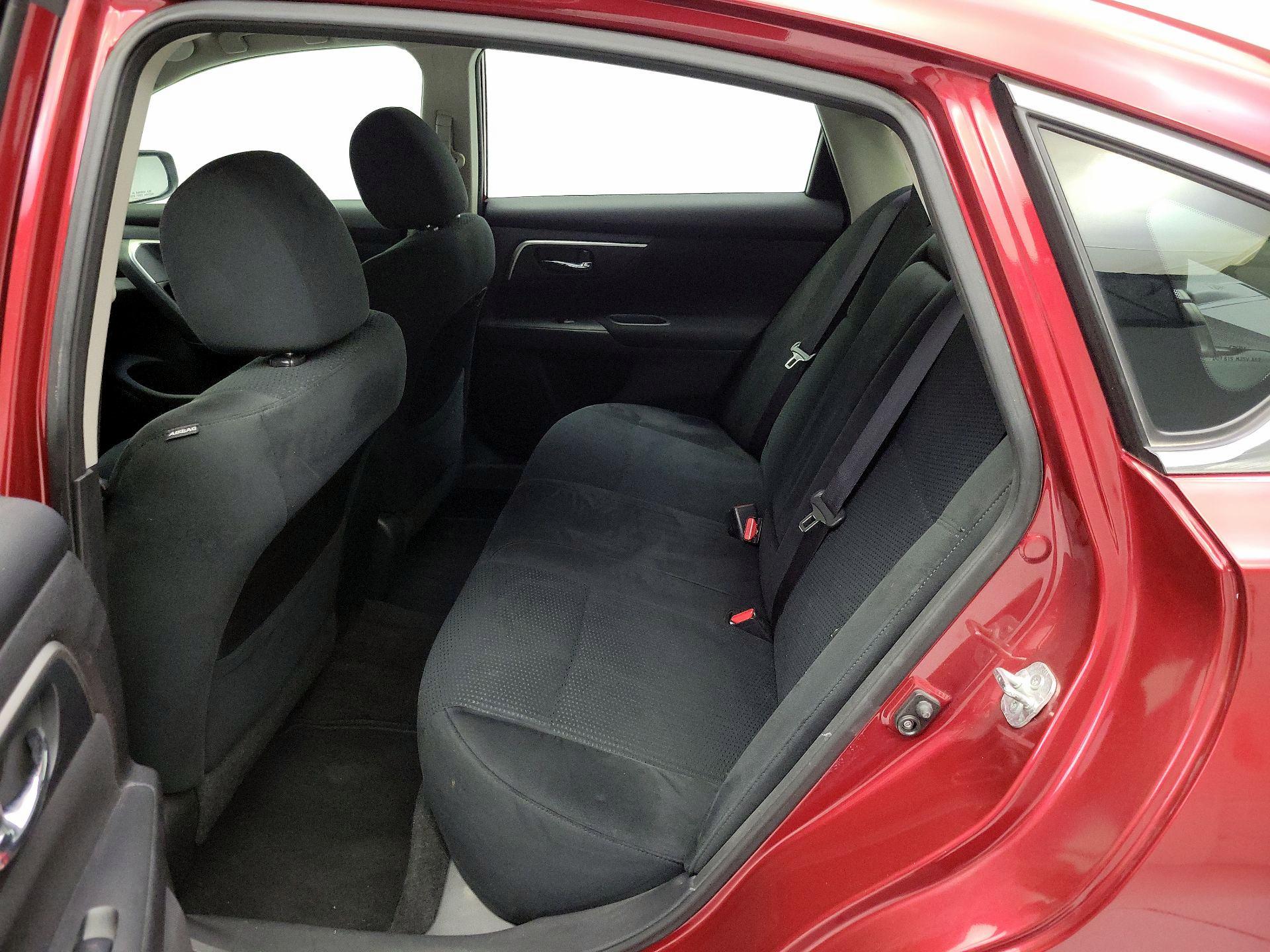 Thumbnail: 2015 Nissan Altima - 19