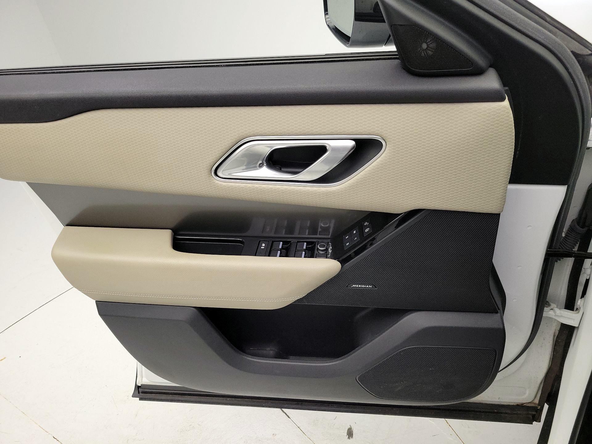 Thumbnail: 2018 Land Rover Range Rover Velar - 12