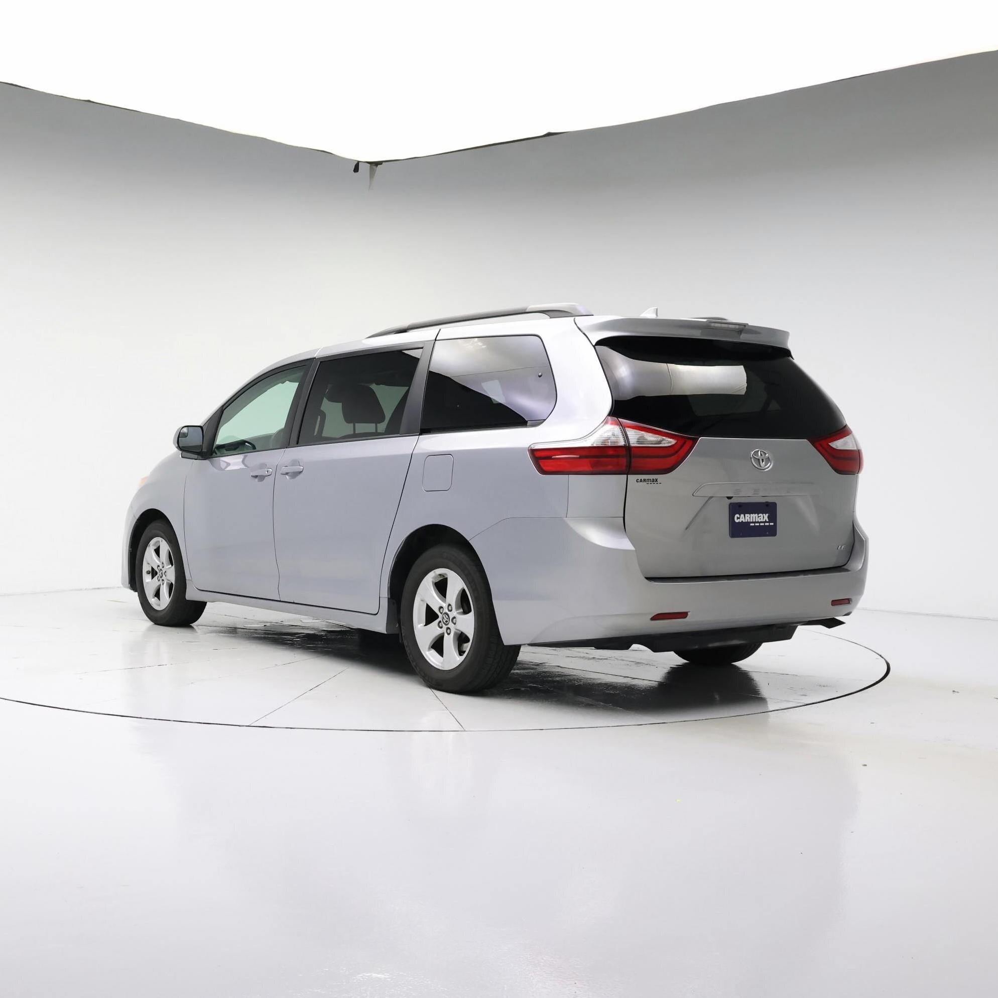 Thumbnail: 2018 Toyota Sienna - 2