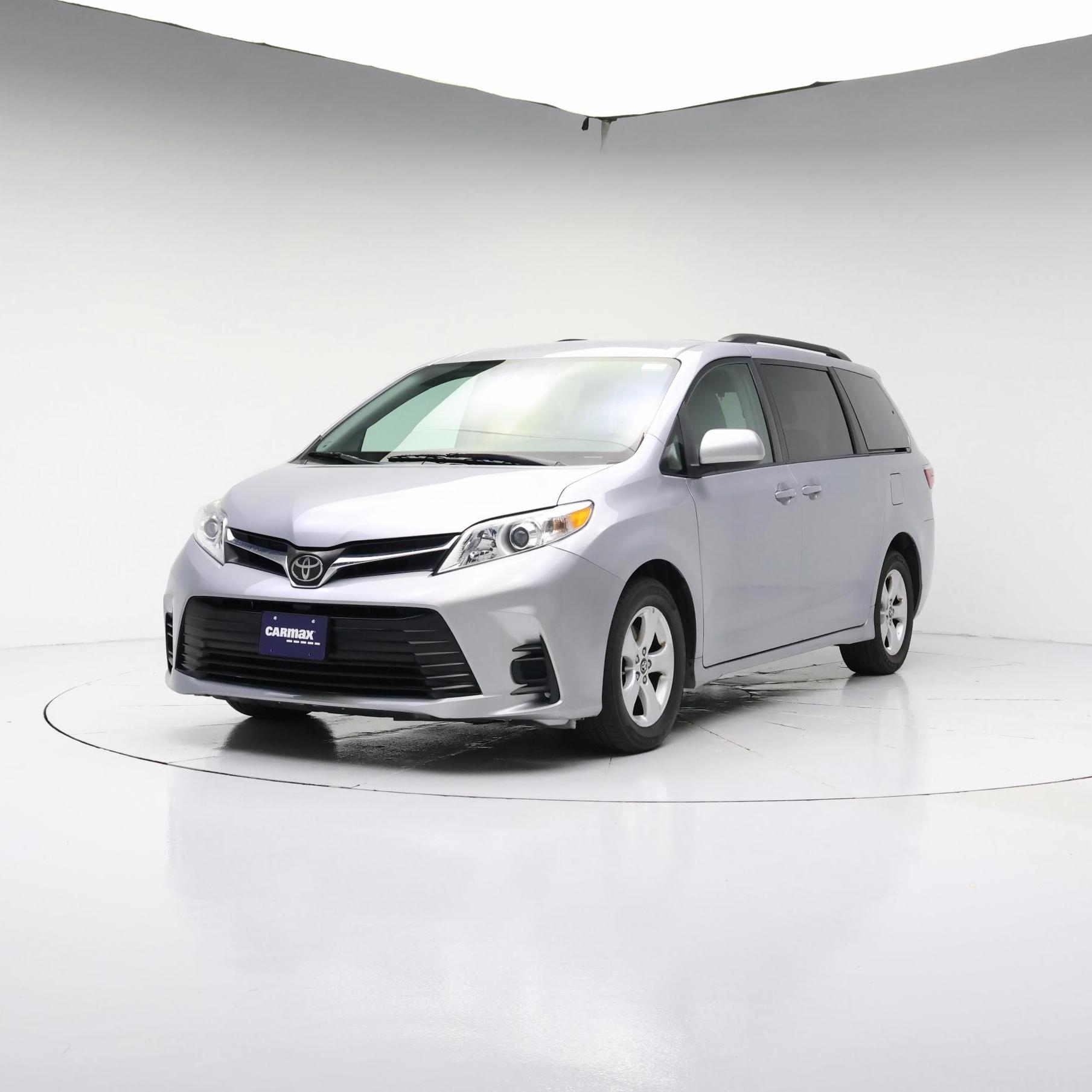 Thumbnail: 2018 Toyota Sienna - 4