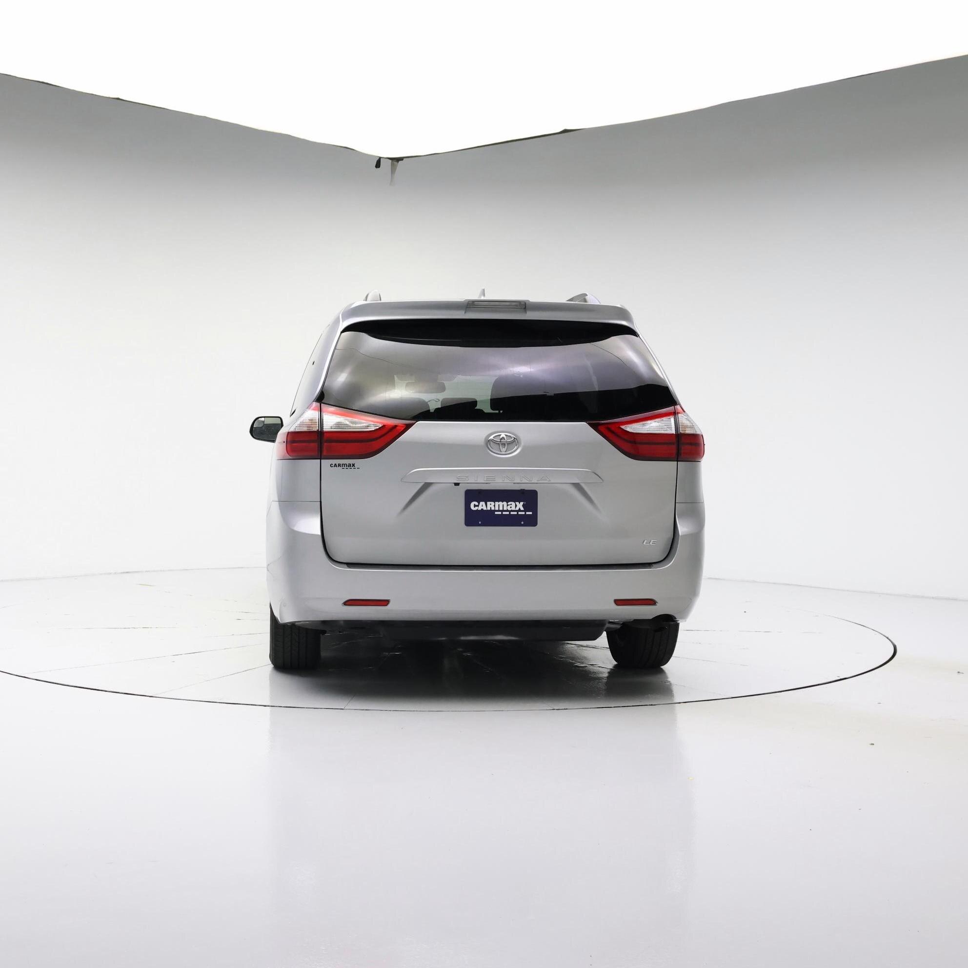 Thumbnail: 2018 Toyota Sienna - 6