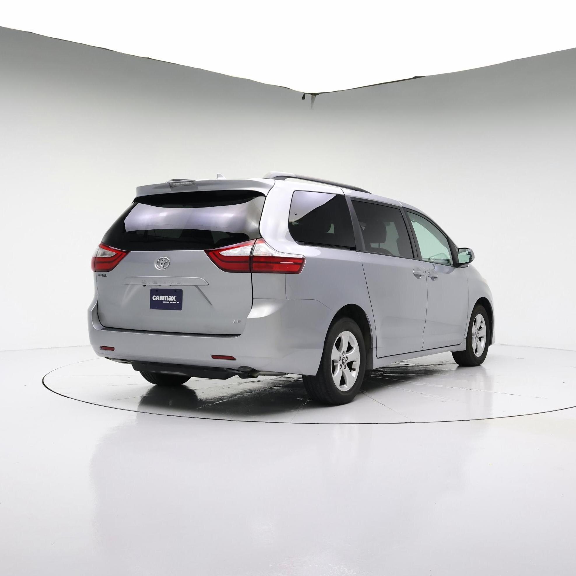Thumbnail: 2018 Toyota Sienna - 8