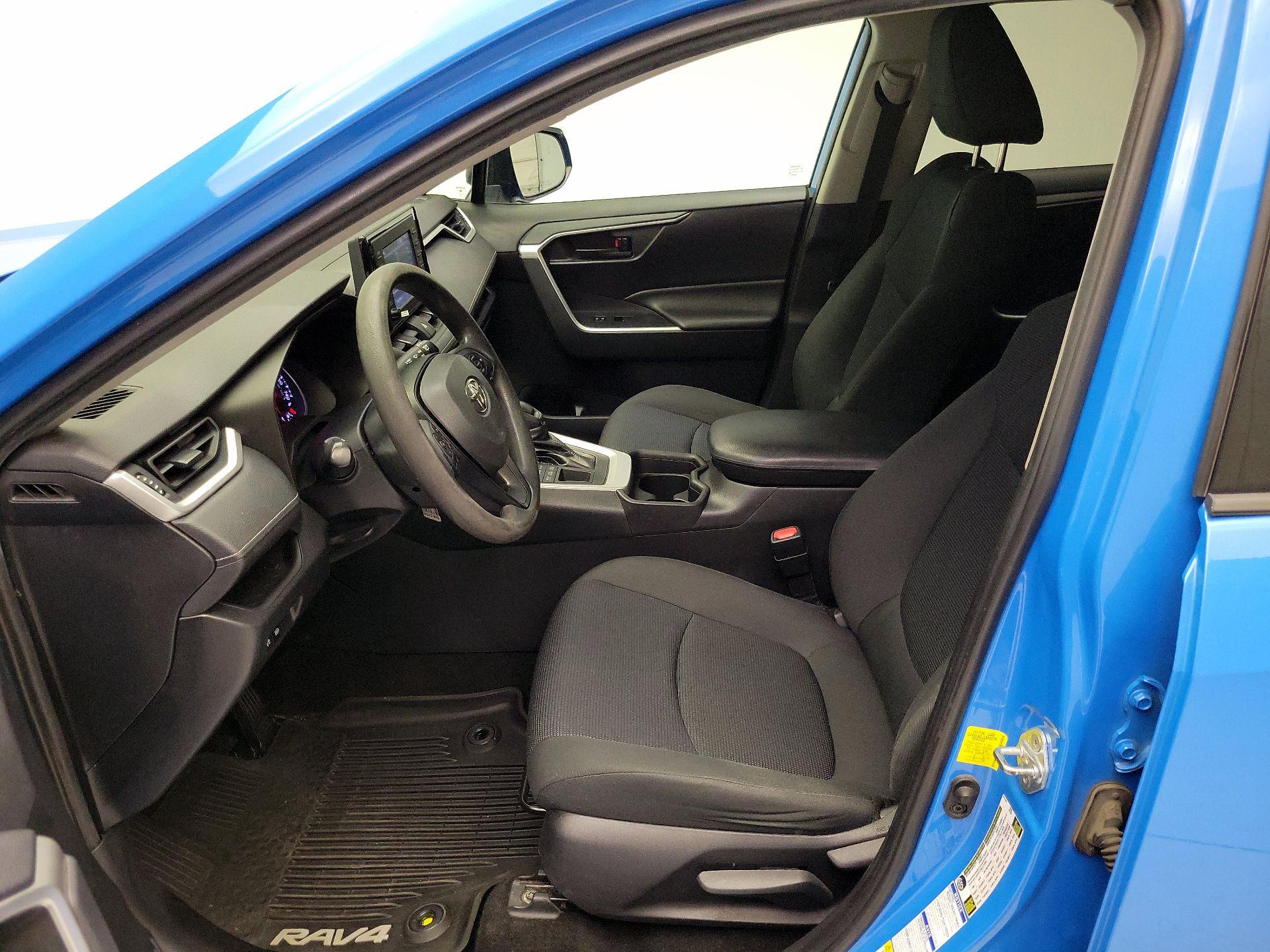 Thumbnail: 2019 Toyota RAV4 - 11