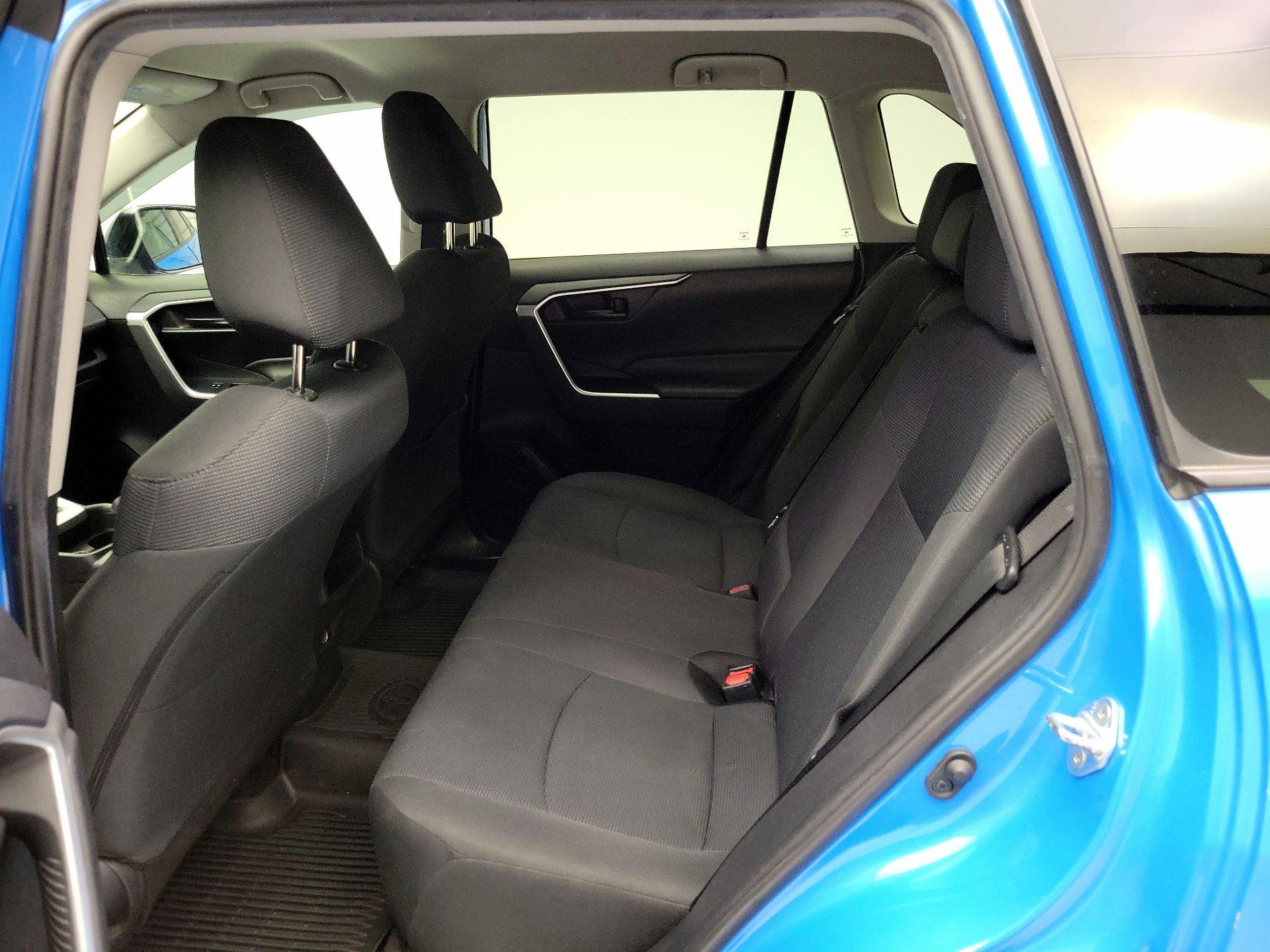 Thumbnail: 2019 Toyota RAV4 - 19