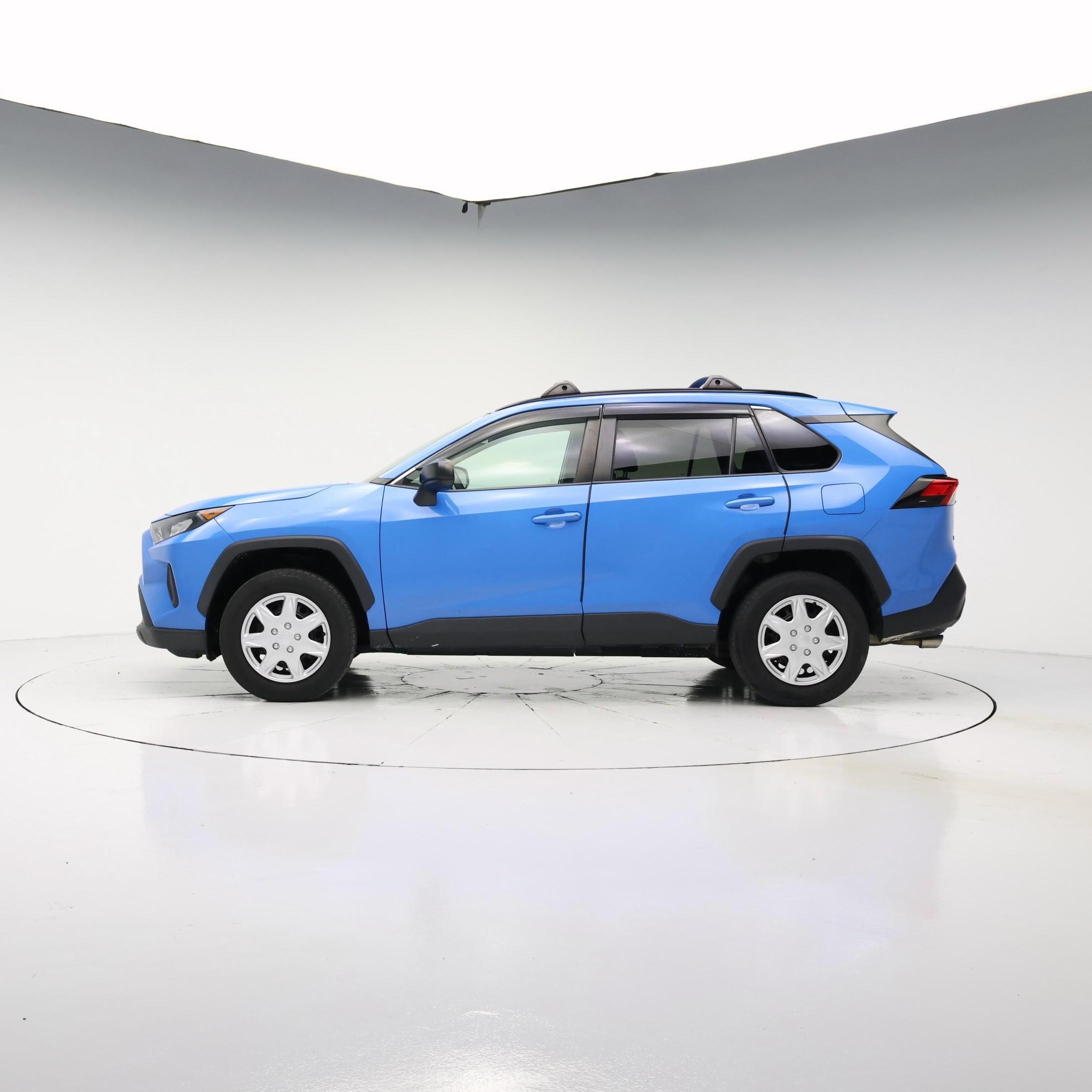 Thumbnail: 2019 Toyota RAV4 - 3