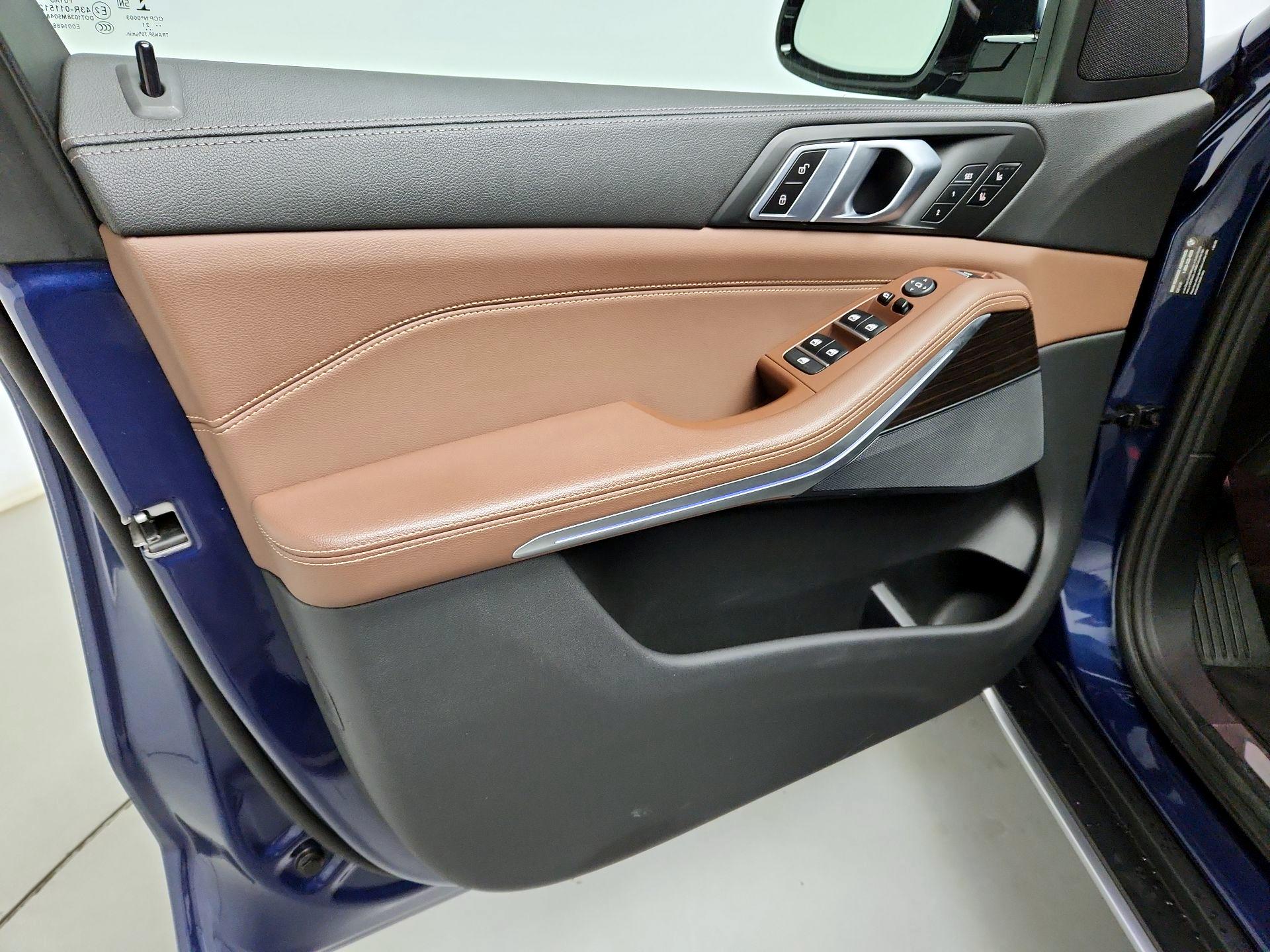 Thumbnail: 2021 BMW X5 - 12