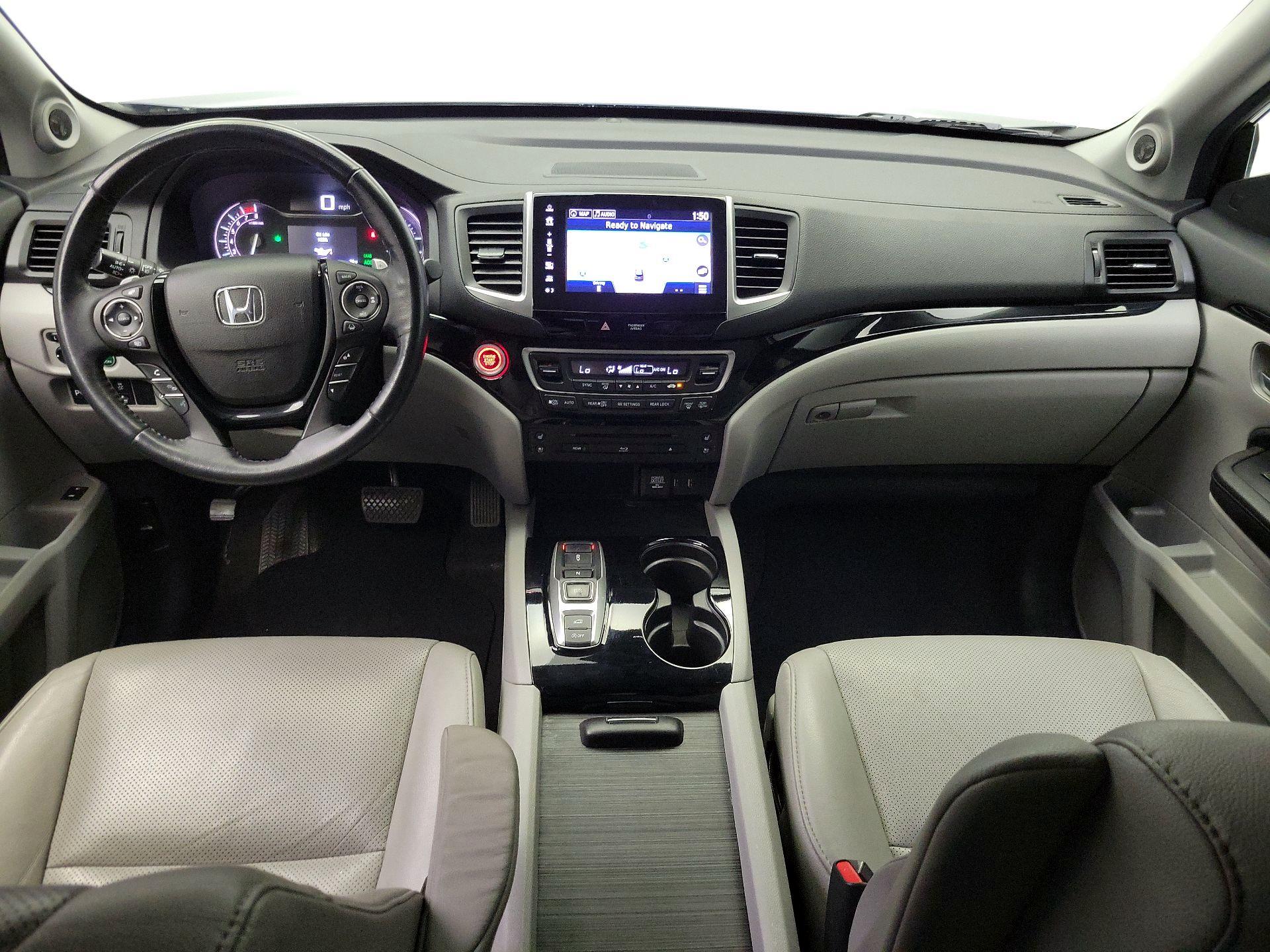Thumbnail: 2017 Honda Pilot - 9