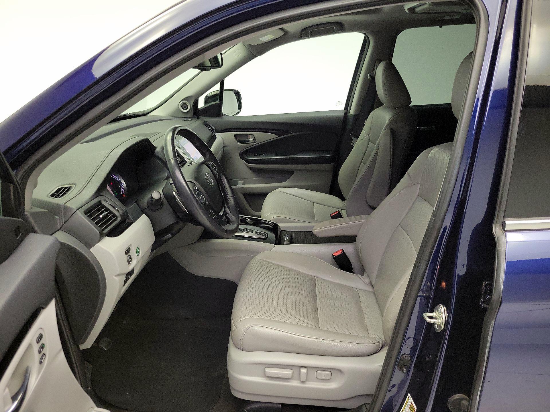 Thumbnail: 2017 Honda Pilot - 11