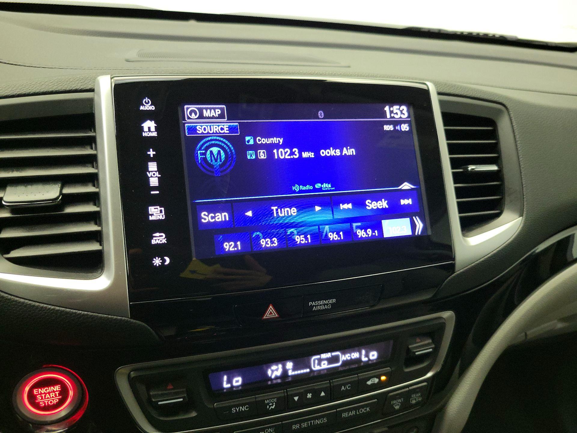 Thumbnail: 2017 Honda Pilot - 16