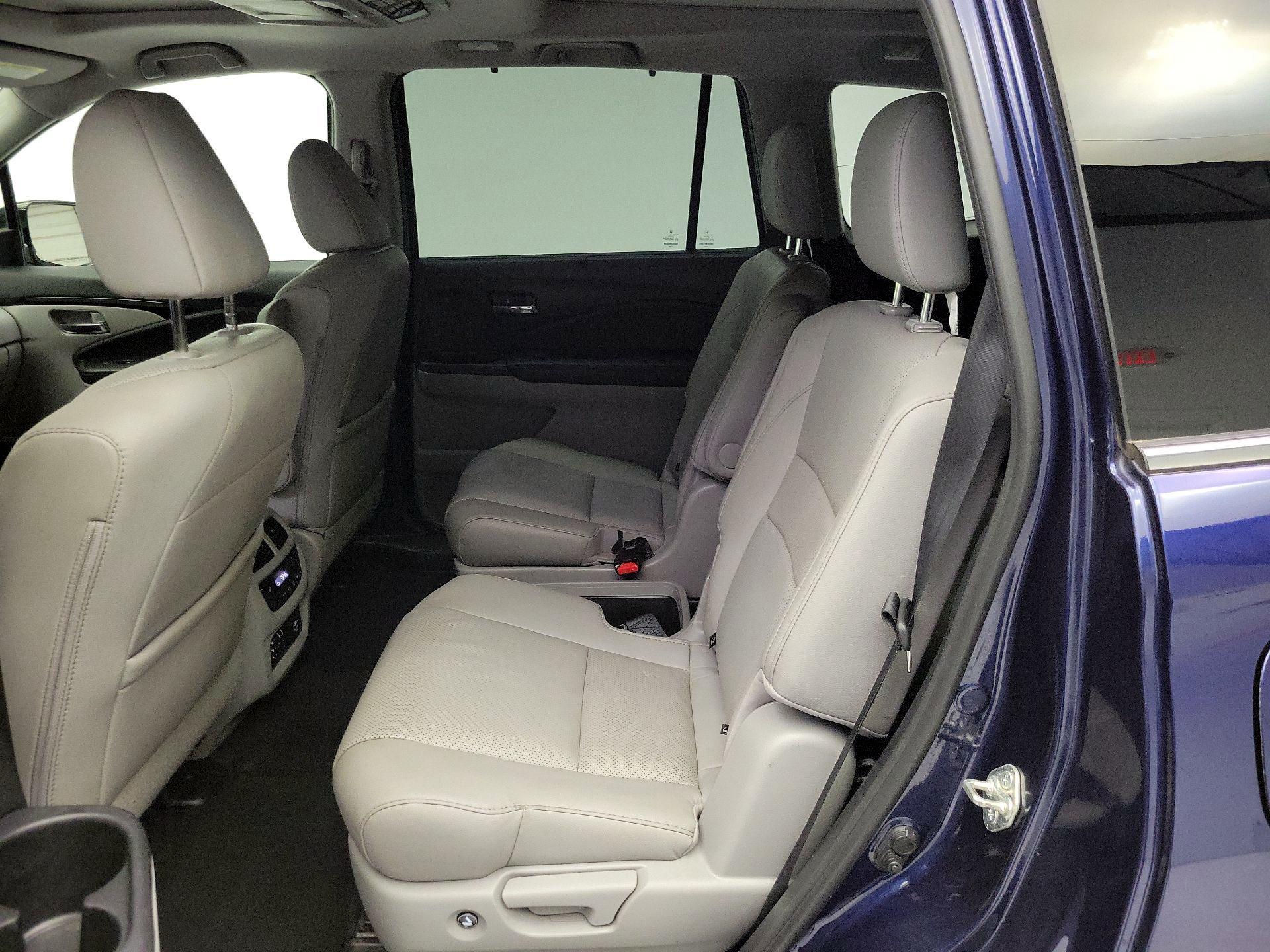 Thumbnail: 2017 Honda Pilot - 20