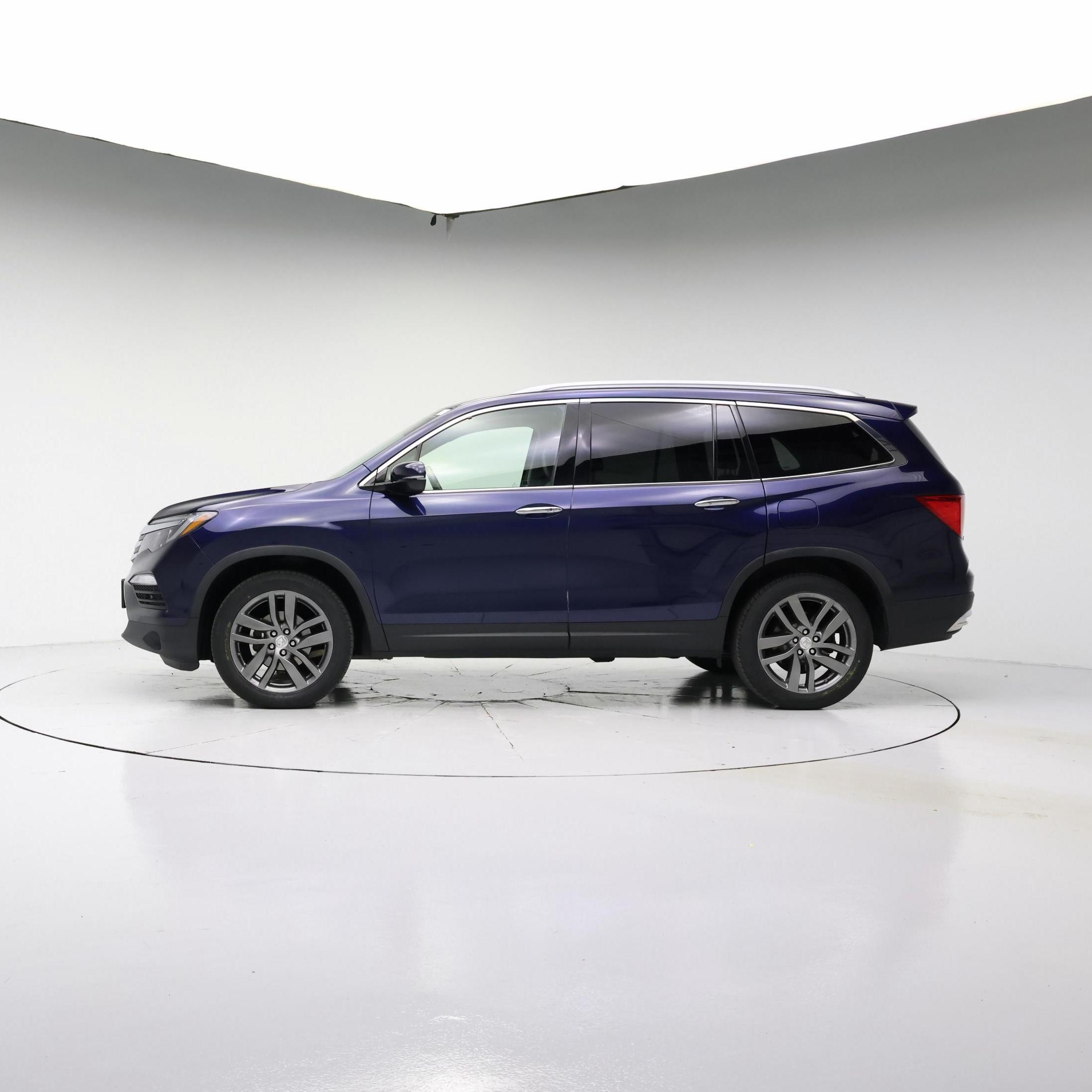 Thumbnail: 2017 Honda Pilot - 3