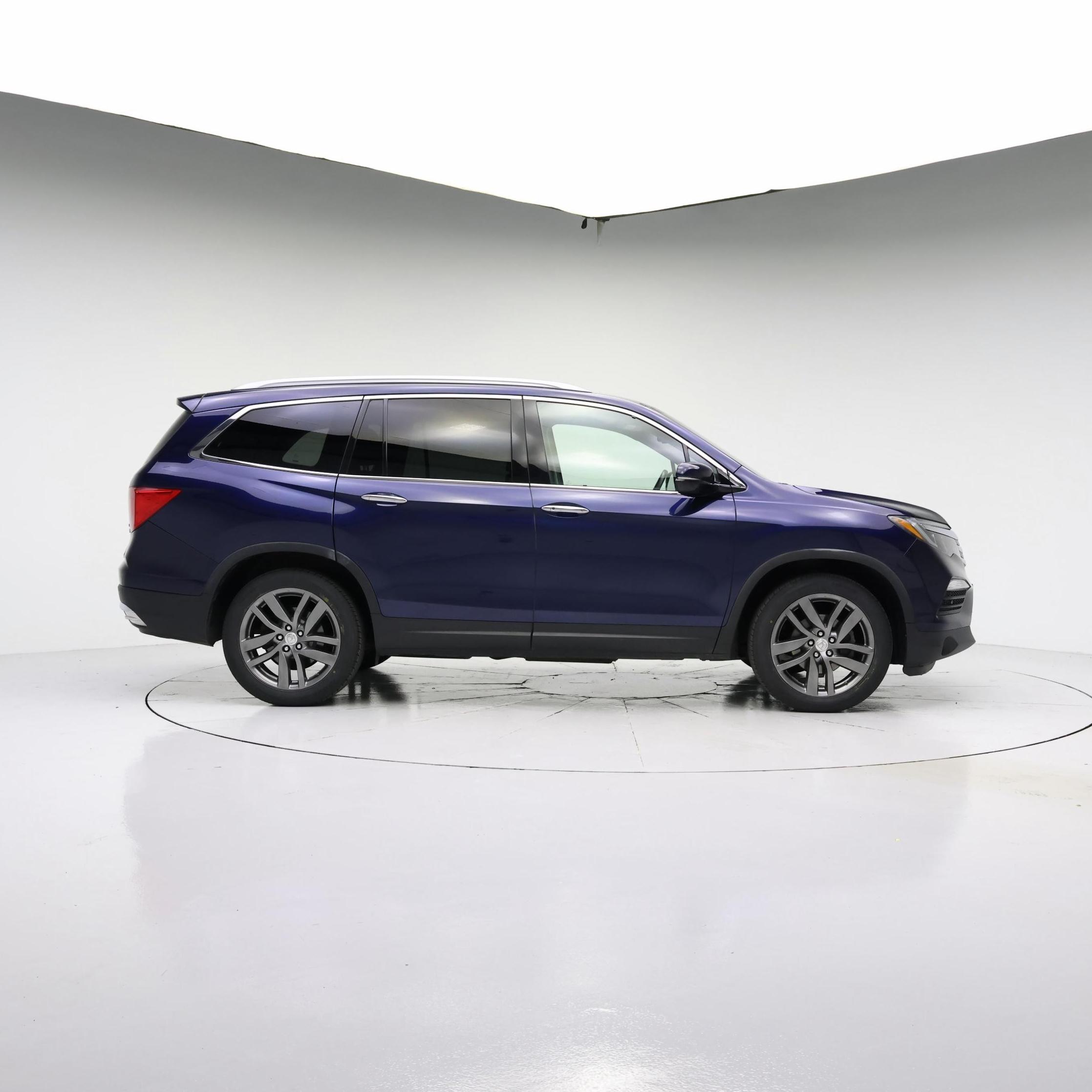 Thumbnail: 2017 Honda Pilot - 7