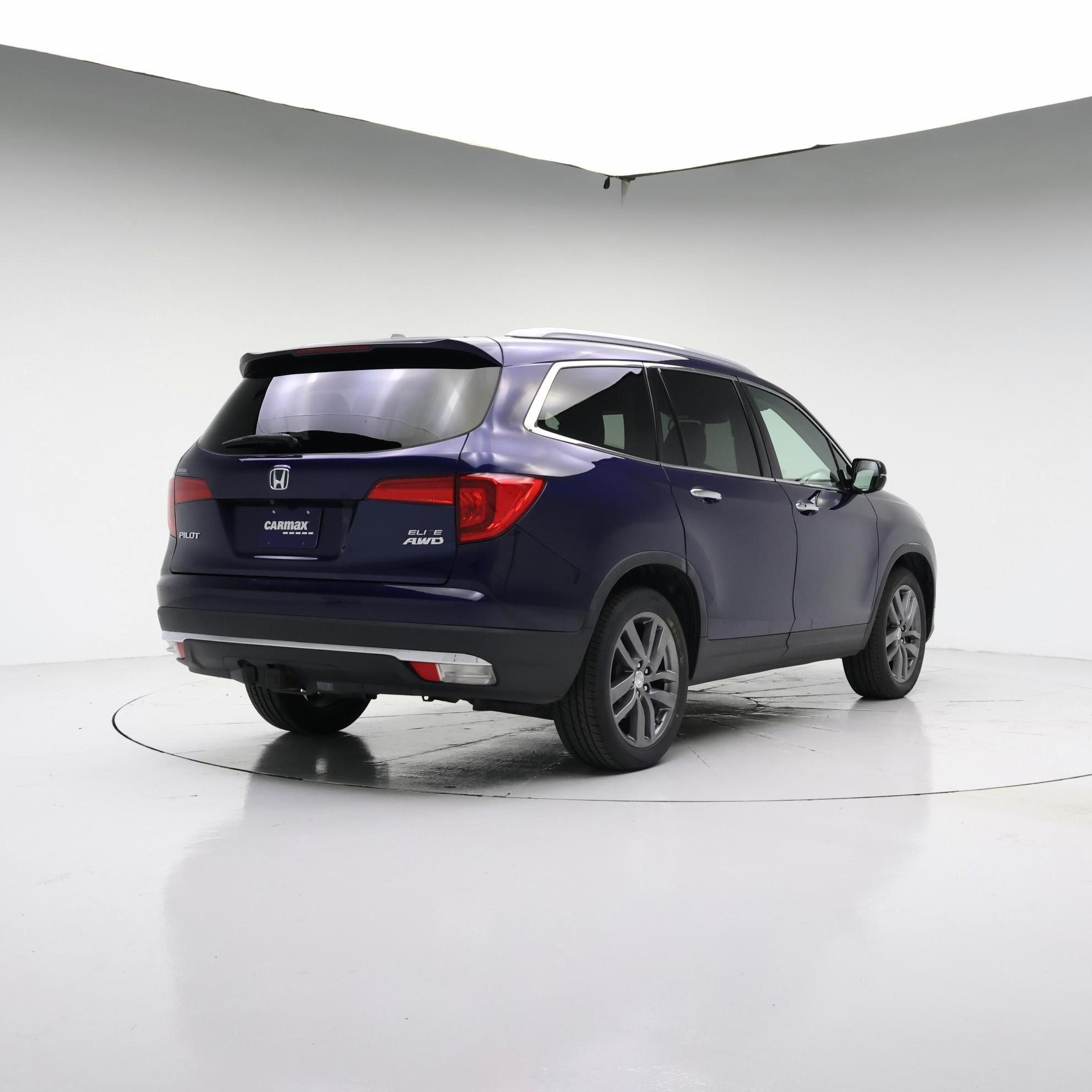 Thumbnail: 2017 Honda Pilot - 8