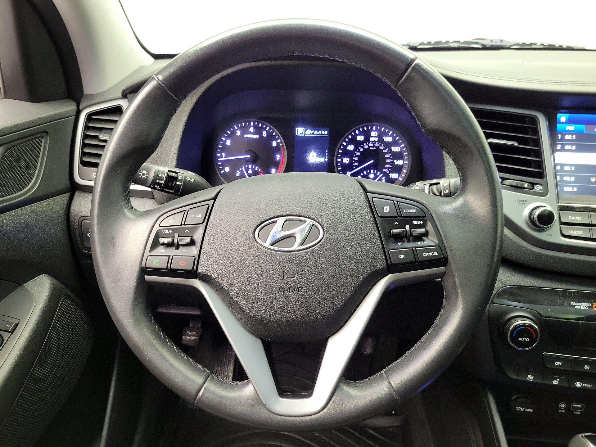 Thumbnail: 2016 Hyundai Tucson - 10