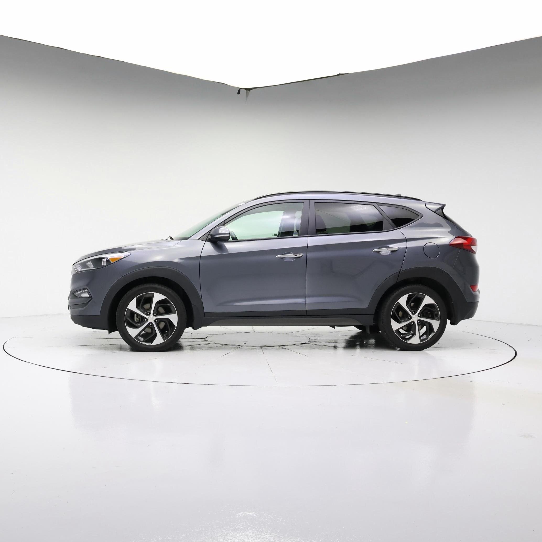 Thumbnail: 2016 Hyundai Tucson - 3