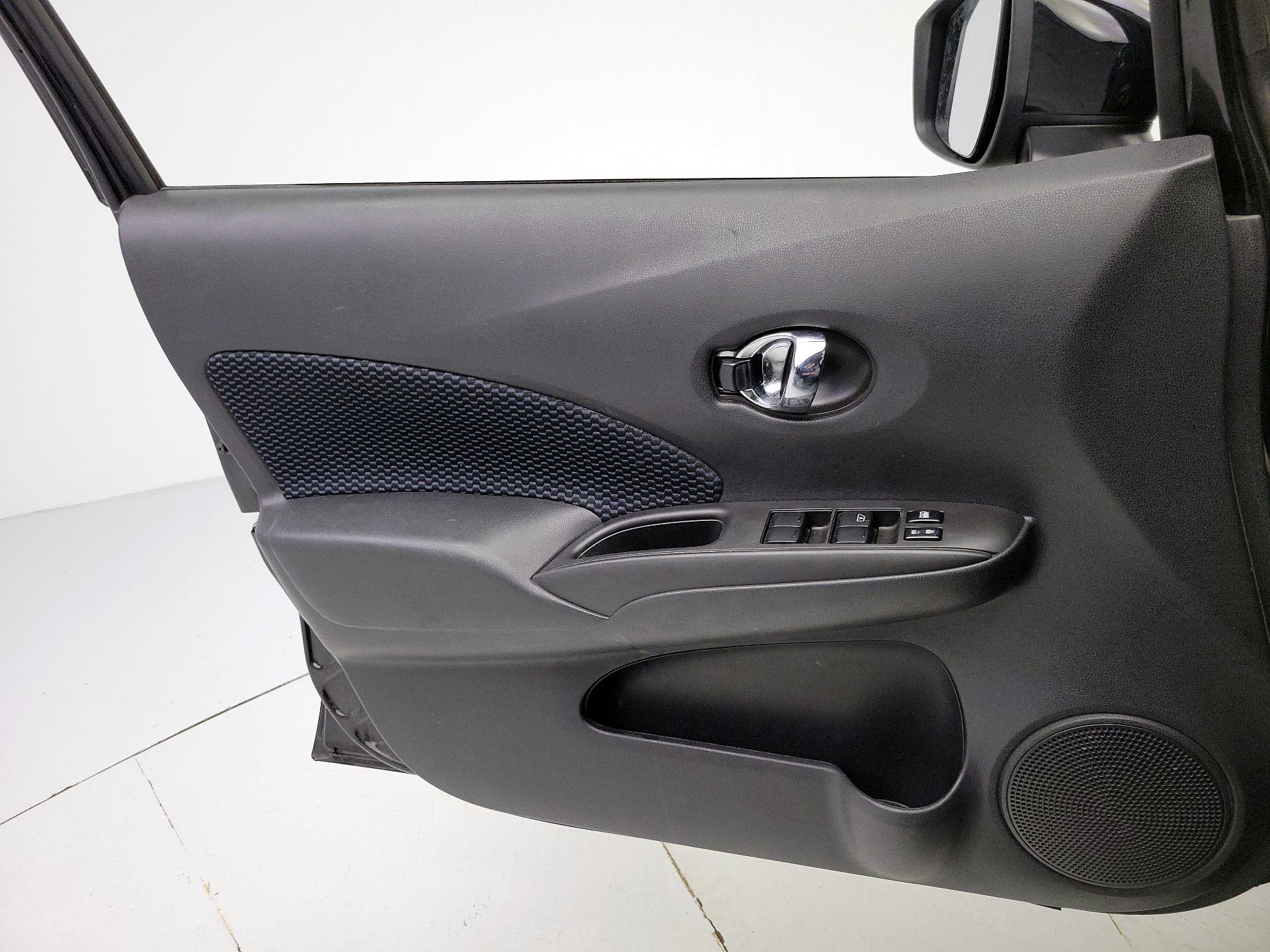 Thumbnail: 2017 Nissan Versa Note - 12