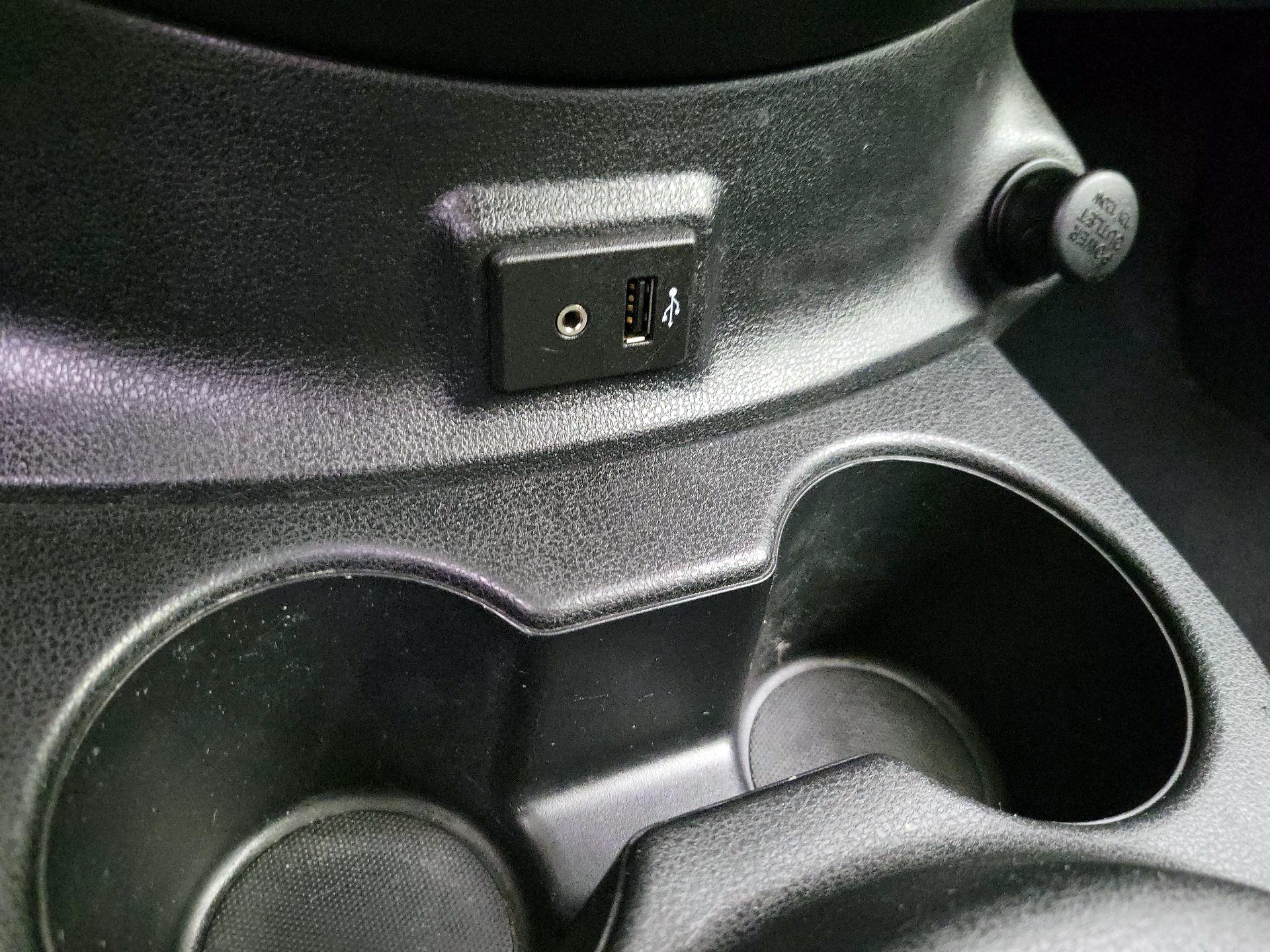 Thumbnail: 2017 Nissan Versa Note - 18