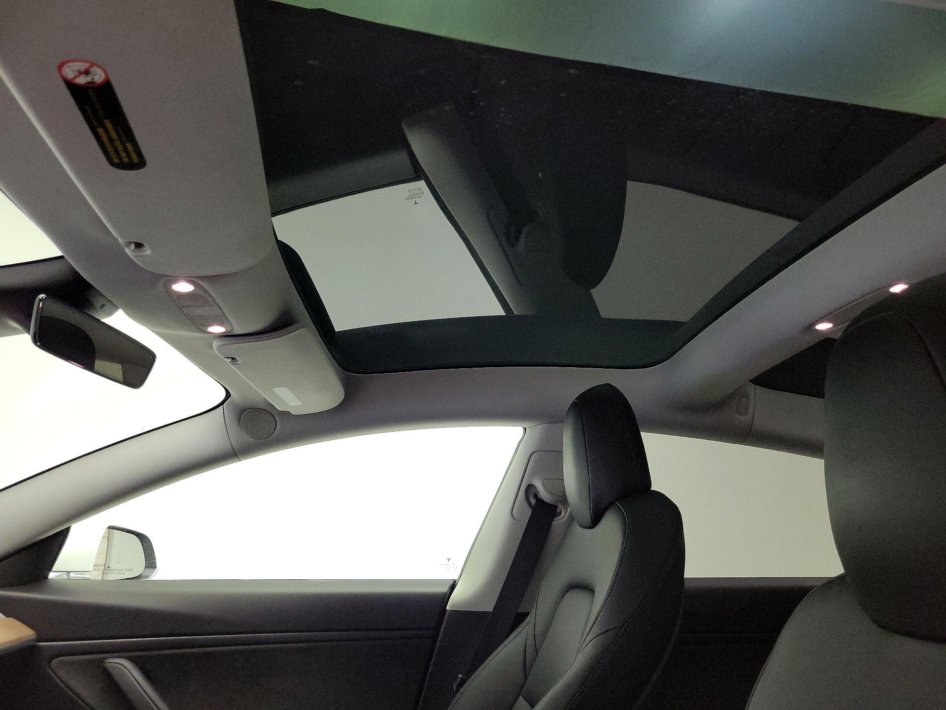 Thumbnail: 2020 Tesla Model 3 - 19