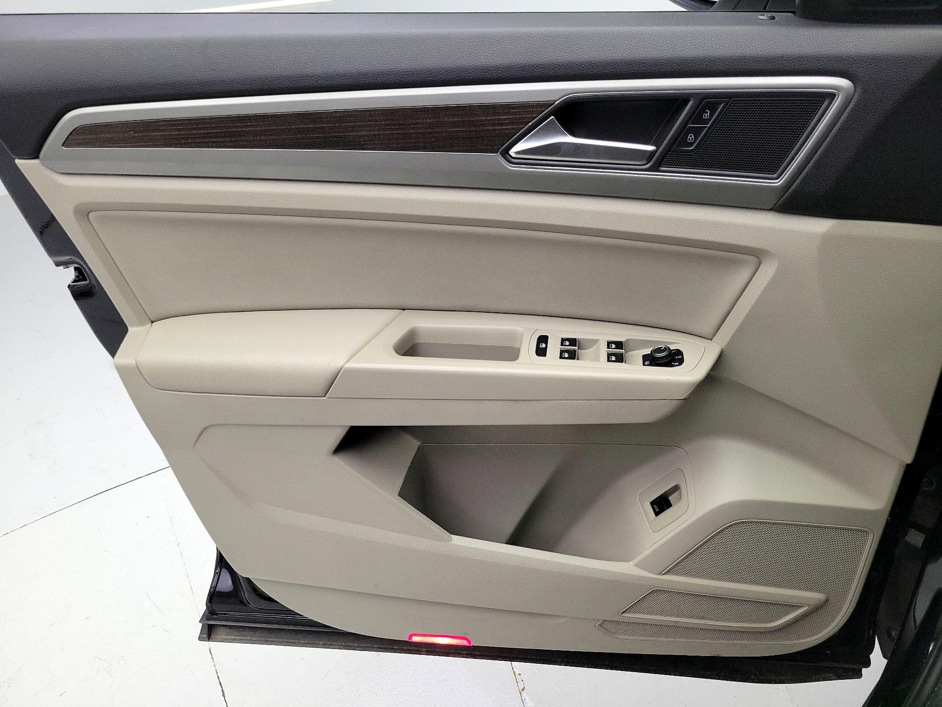 Thumbnail: 2019 Volkswagen Atlas - 12