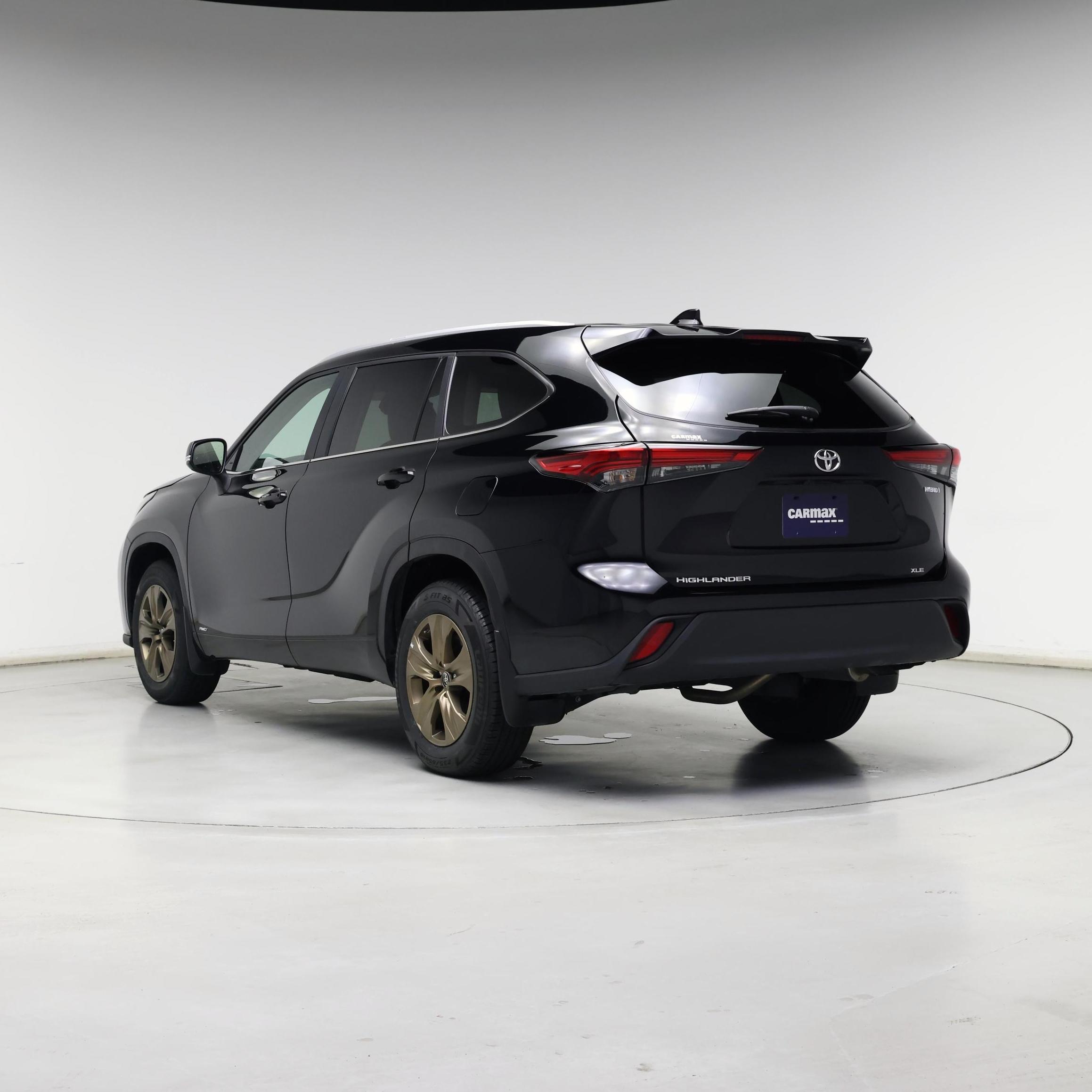 Thumbnail: 2023 Toyota Highlander - 2
