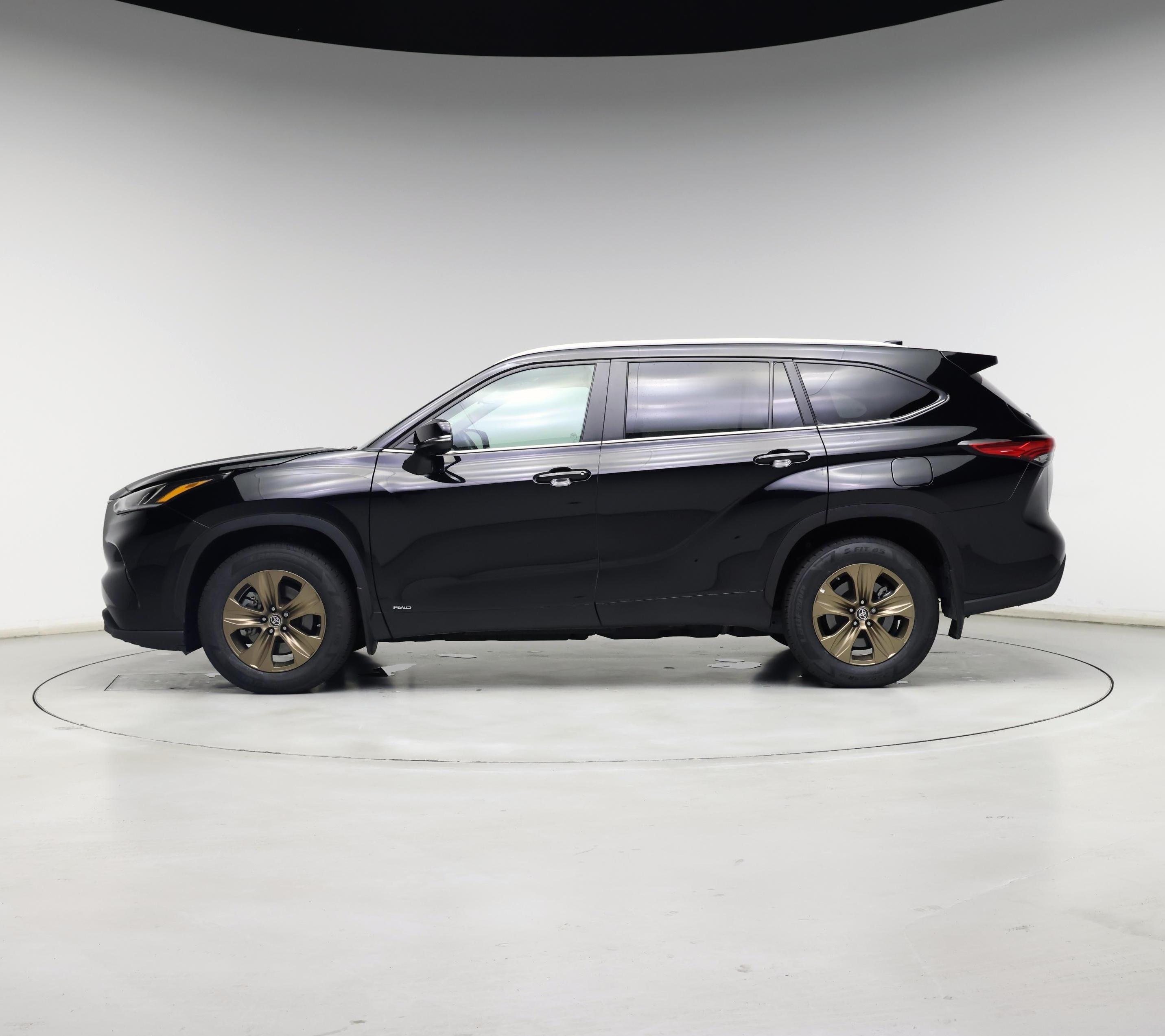 Thumbnail: 2023 Toyota Highlander - 3