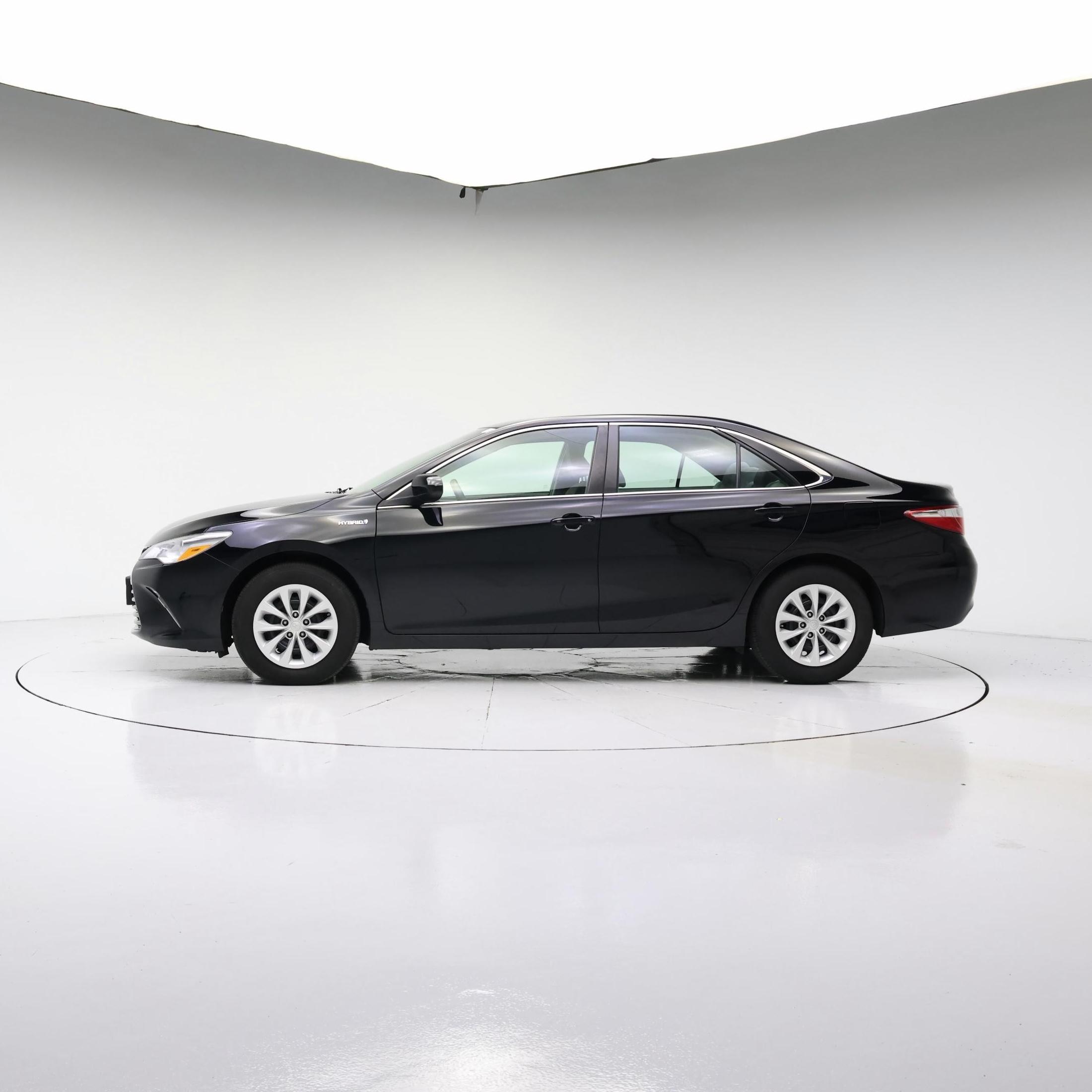 Thumbnail: 2017 Toyota Camry - 3