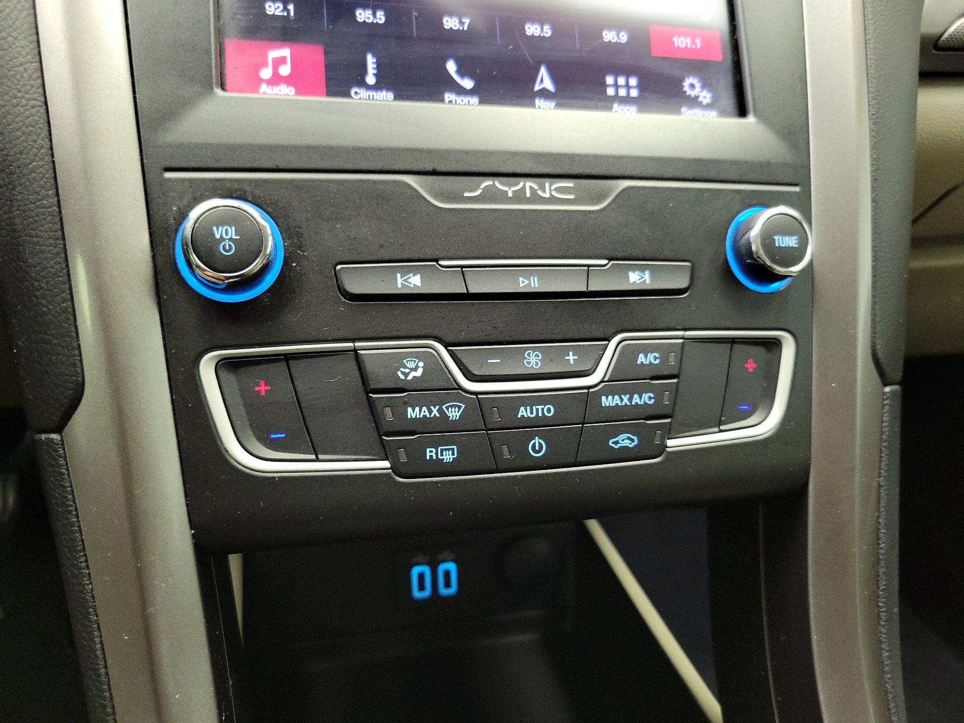 Thumbnail: 2019 Ford Fusion - 17