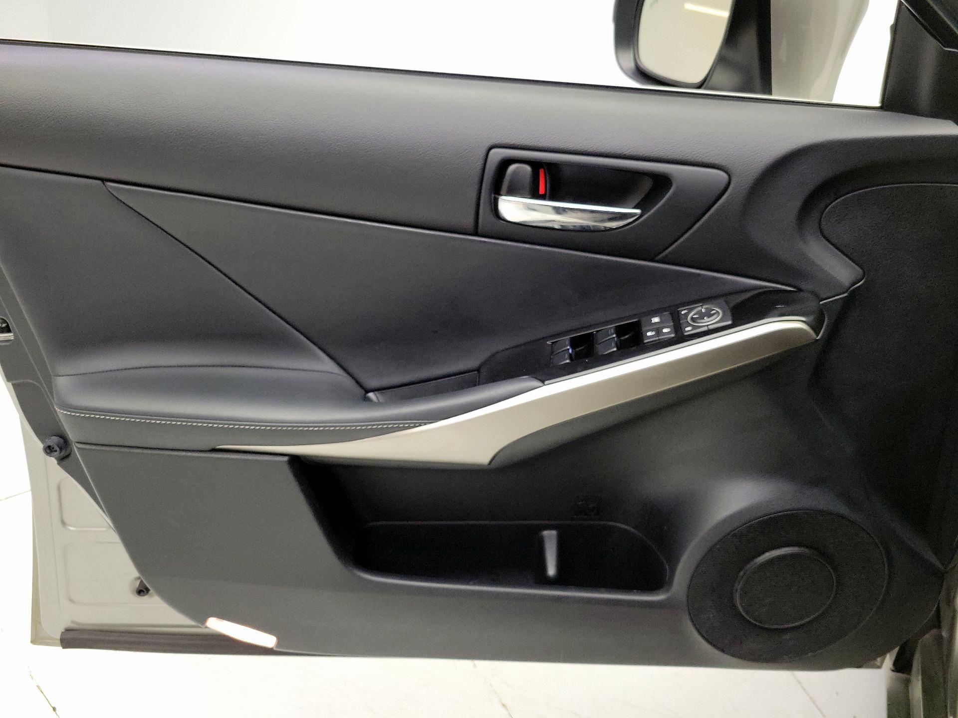 Thumbnail: 2014 Lexus IS - 12