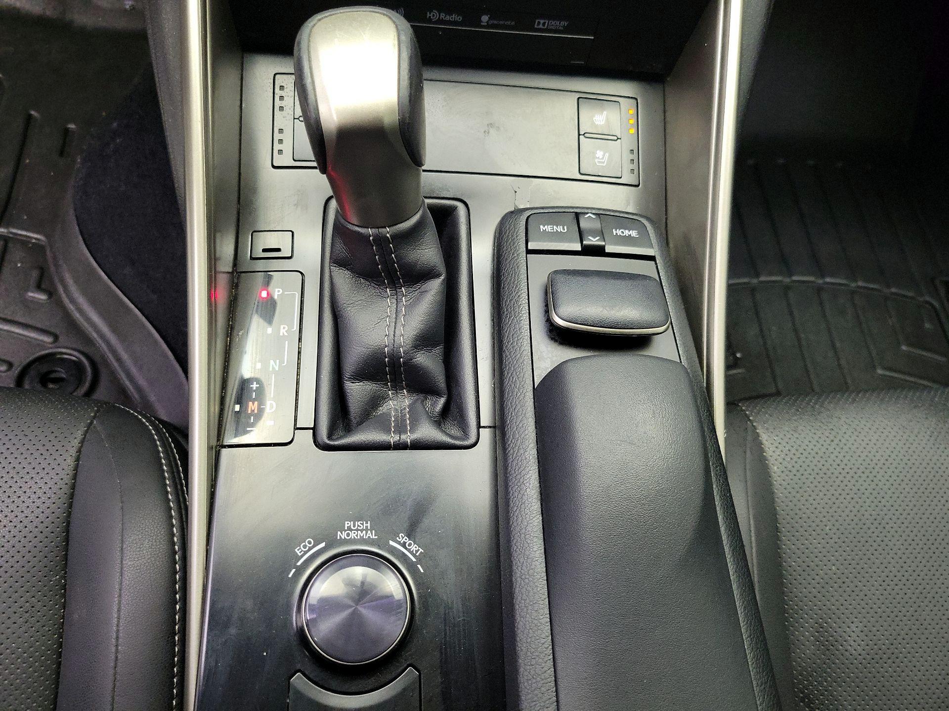 Thumbnail: 2014 Lexus IS - 18