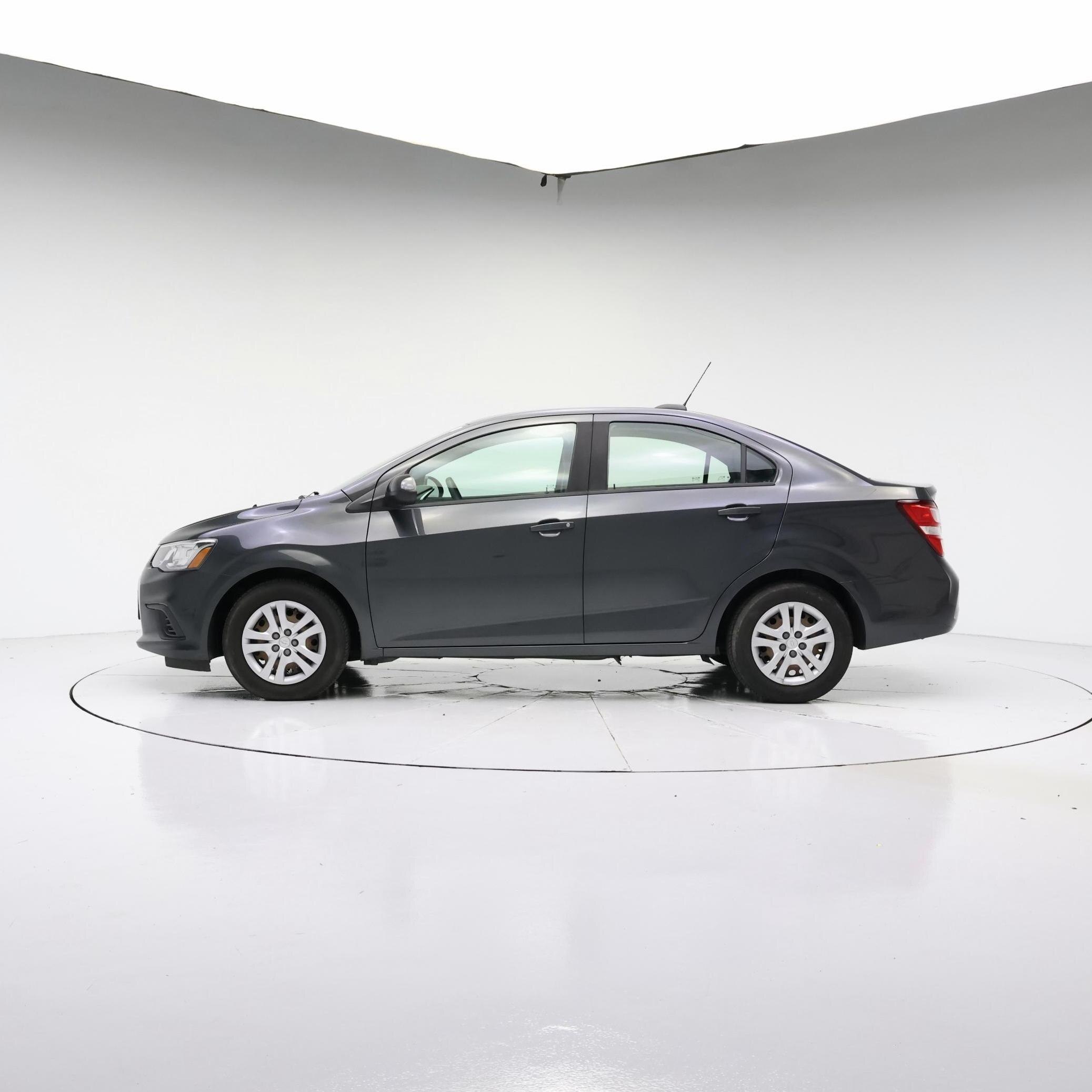 Thumbnail: 2017 Chevrolet Sonic - 3