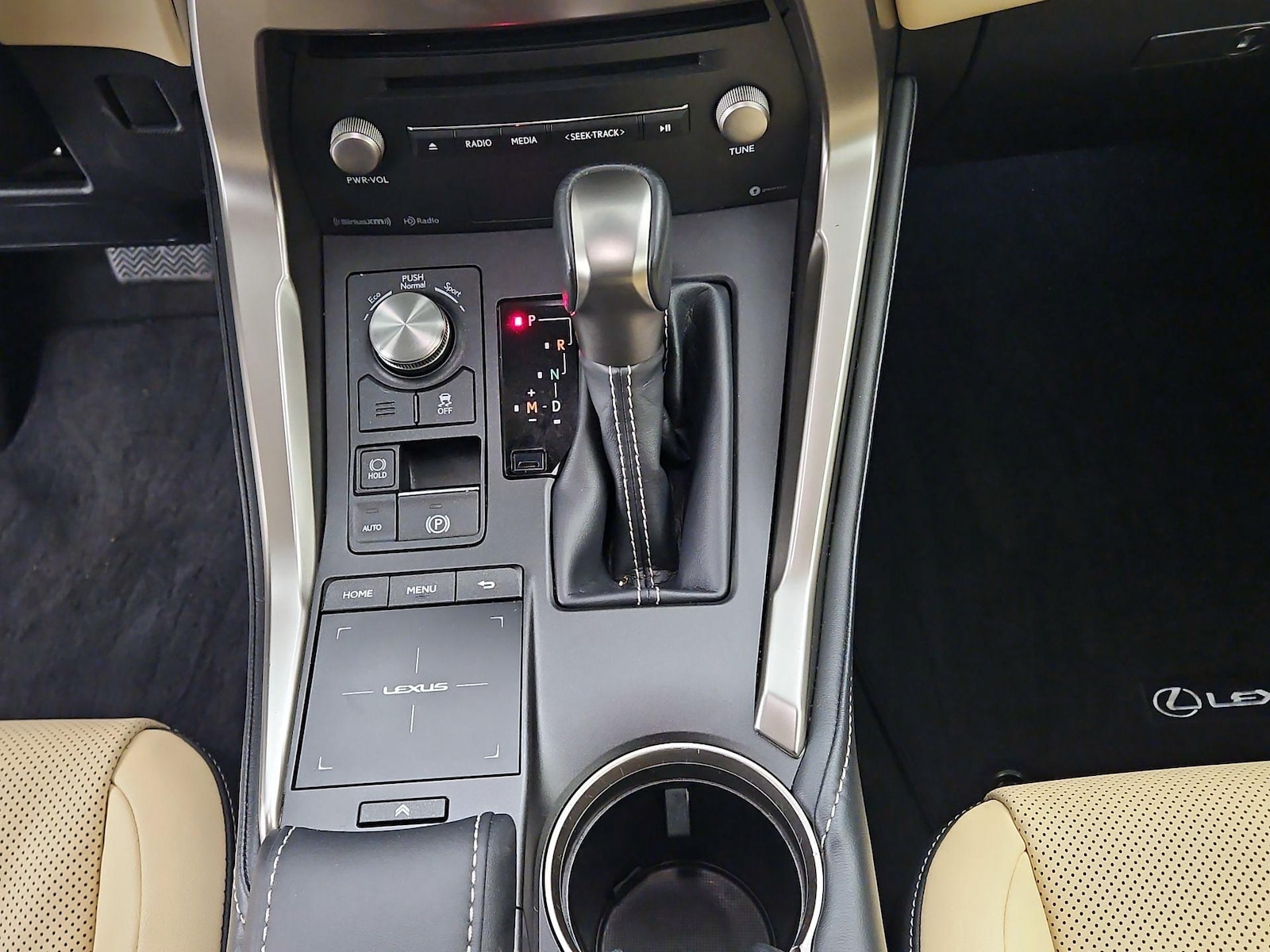 2021 Lexus NX 300 - Photo 18