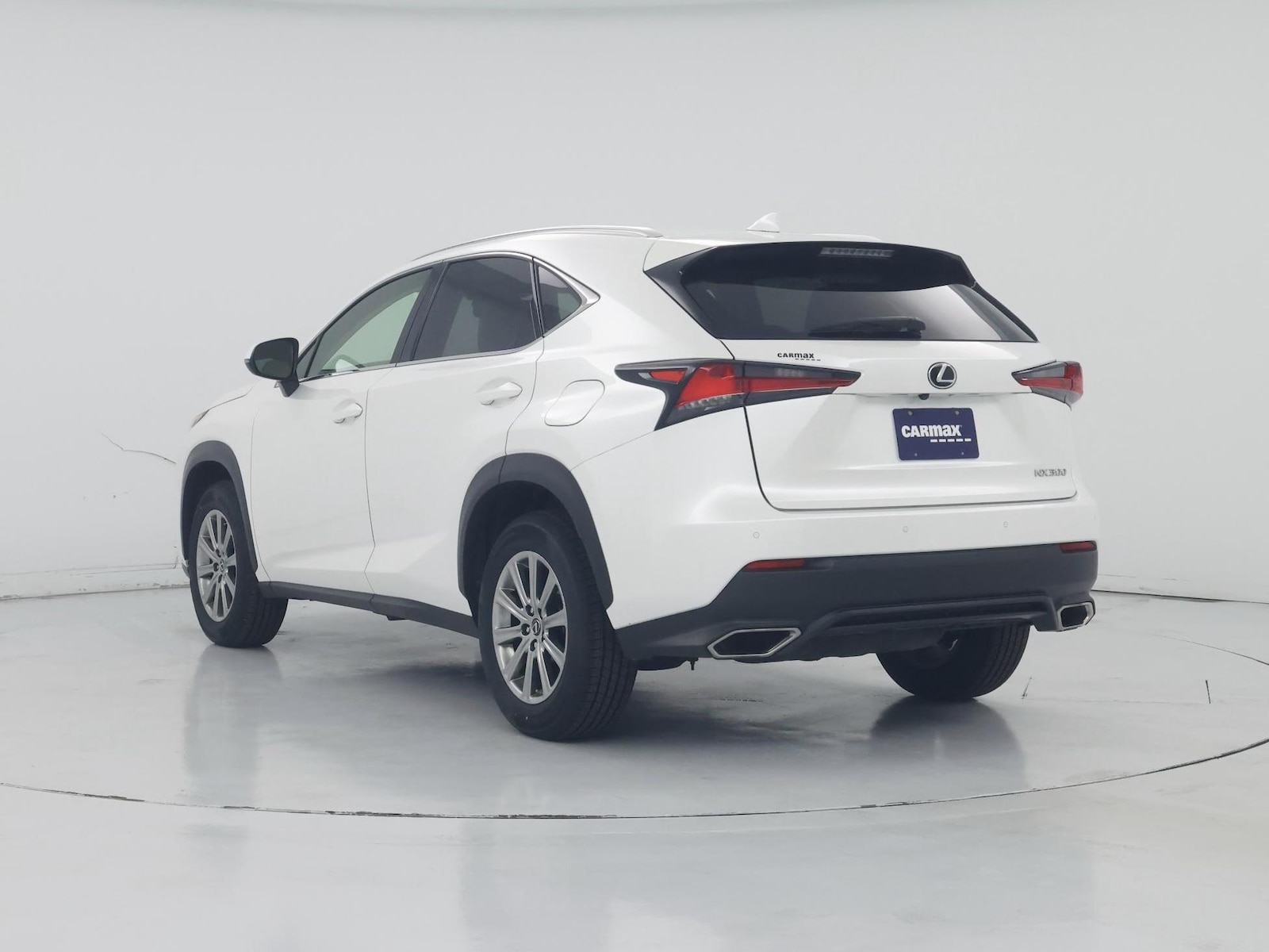 2021 Lexus NX 300 - Photo 3