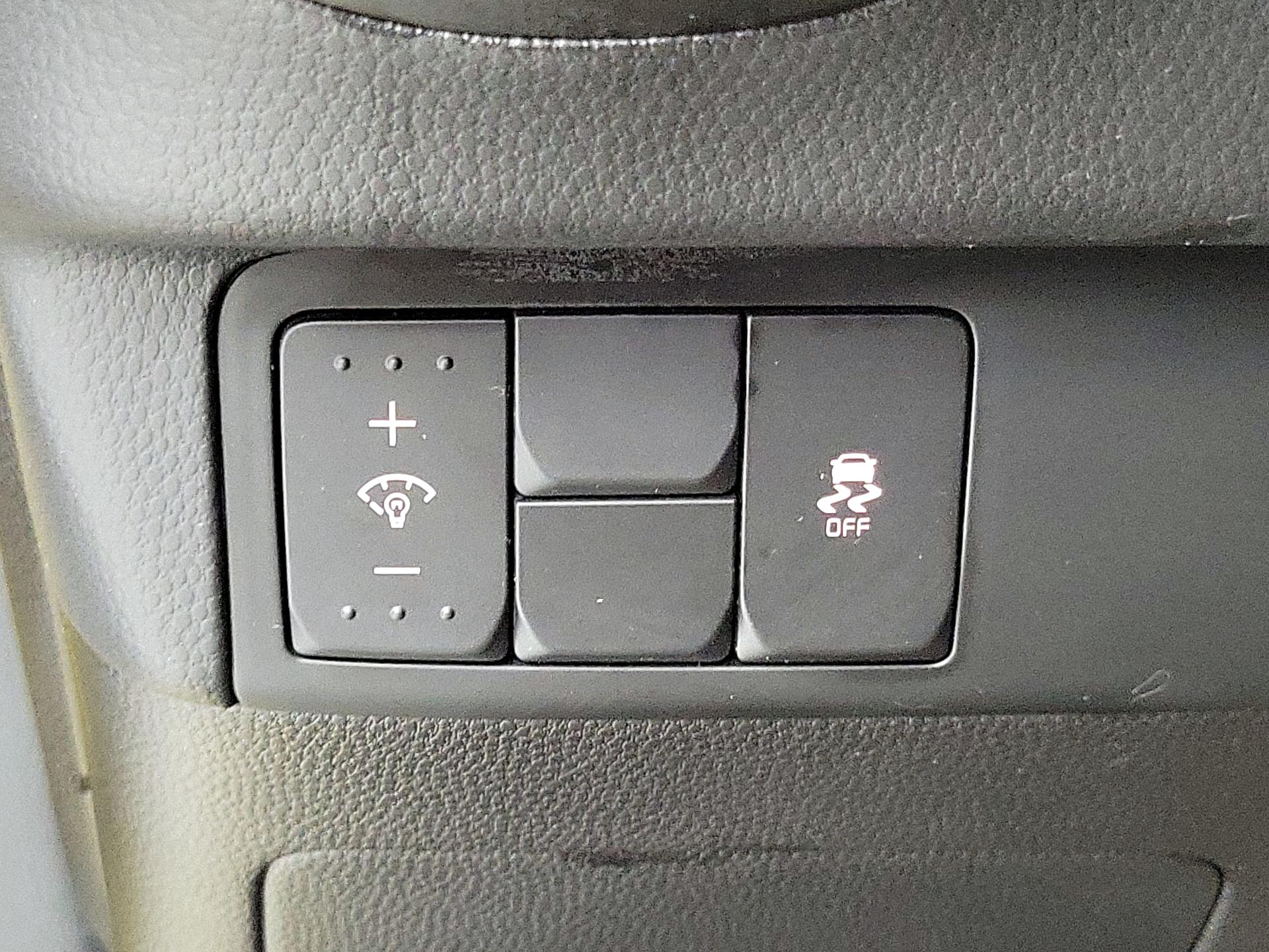 Thumbnail: 2015 Kia Soul - 13