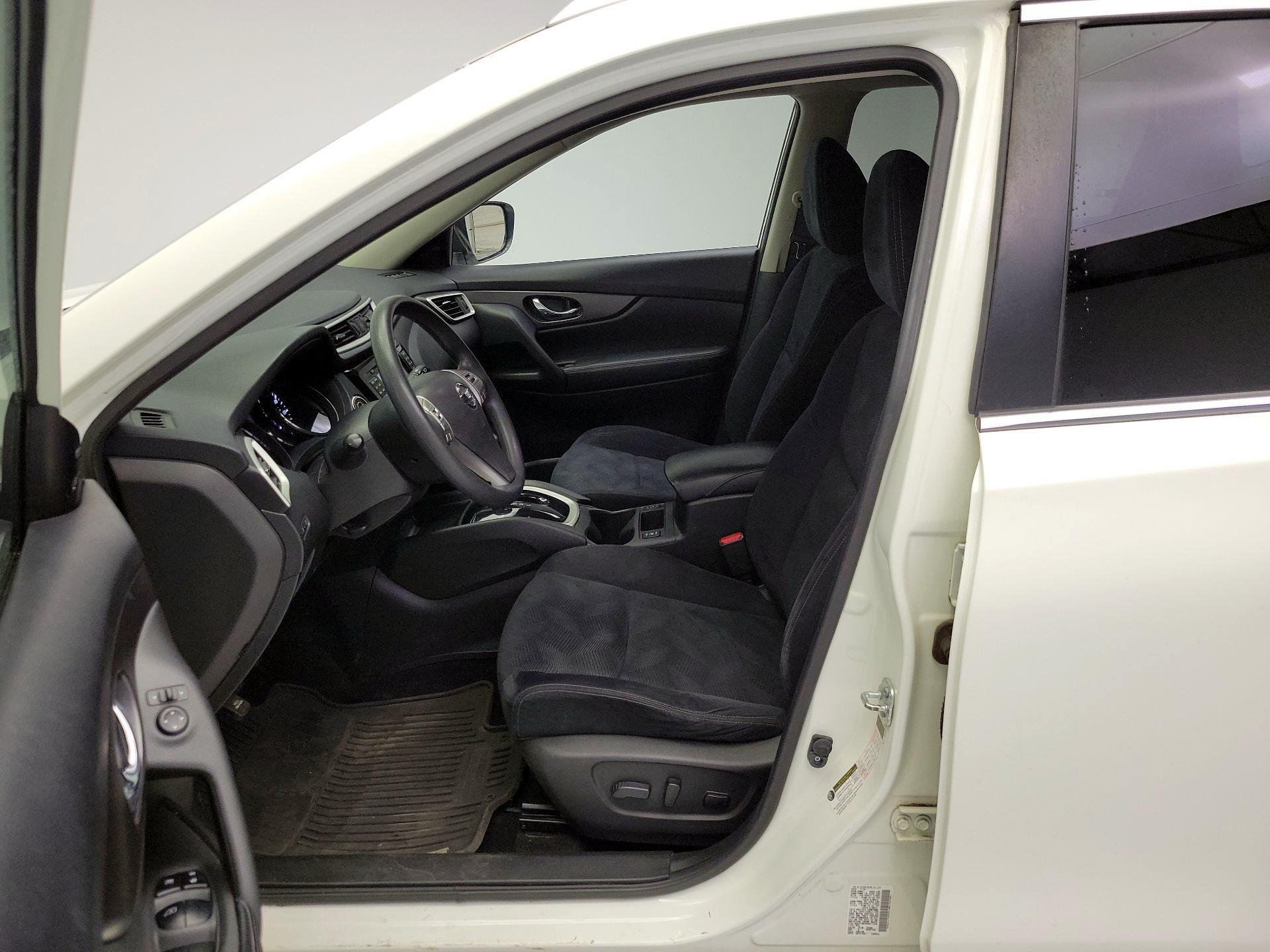 Thumbnail: 2016 Nissan Rogue - 11