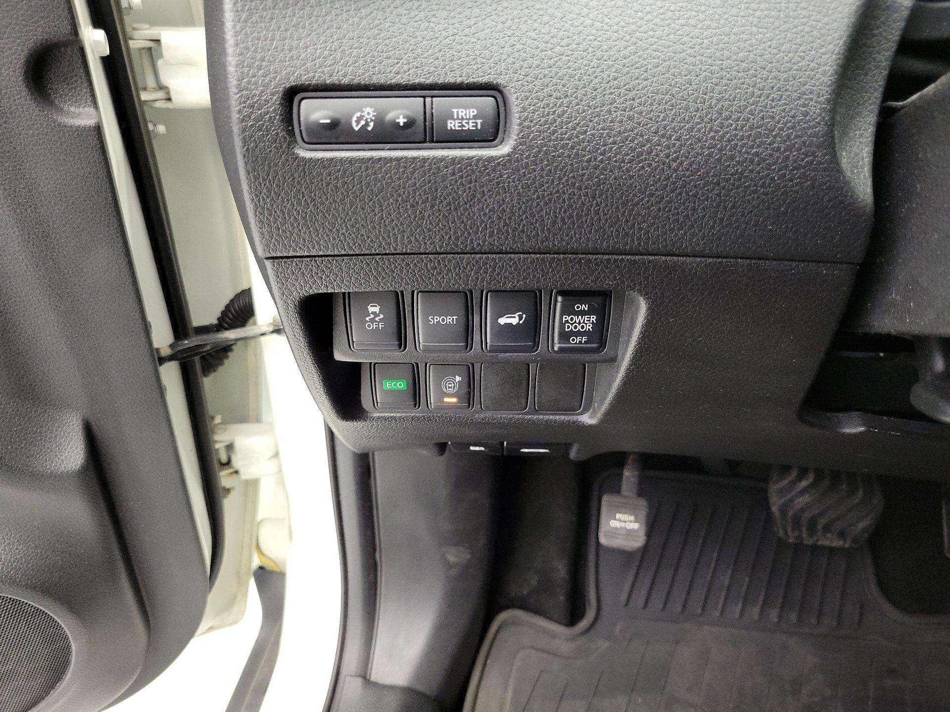 Thumbnail: 2016 Nissan Rogue - 13