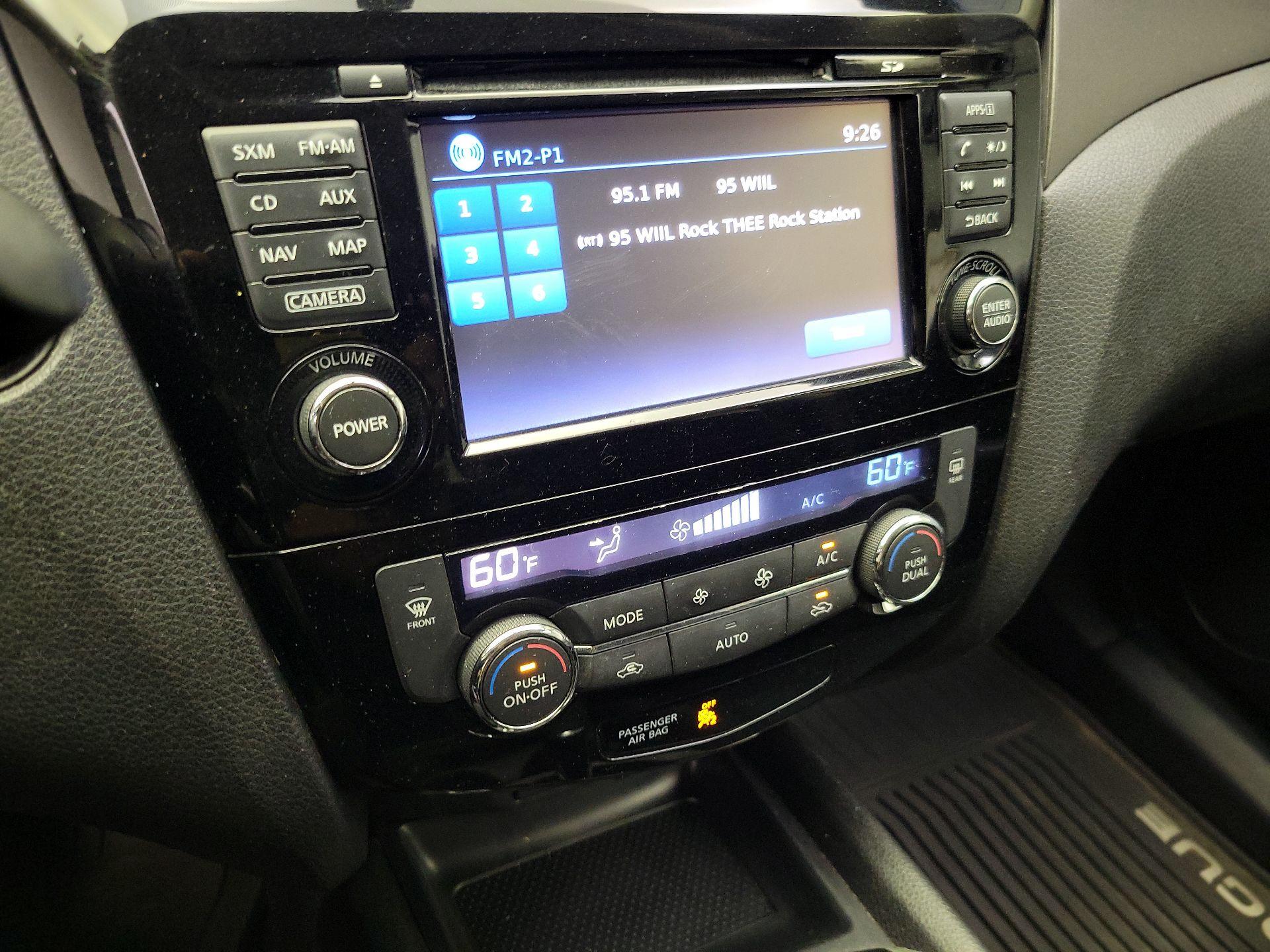 Thumbnail: 2016 Nissan Rogue - 15