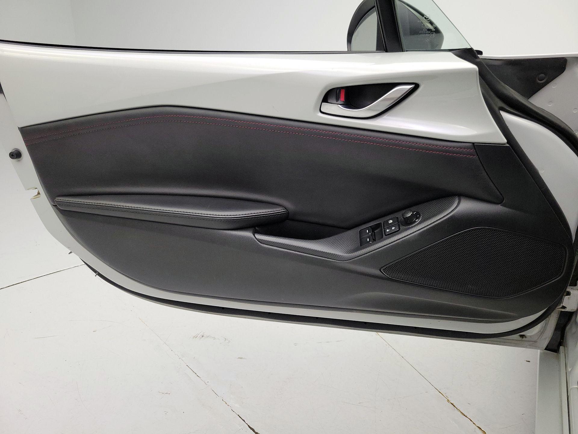 Thumbnail: 2017 Mazda MX-5 Miata - 12