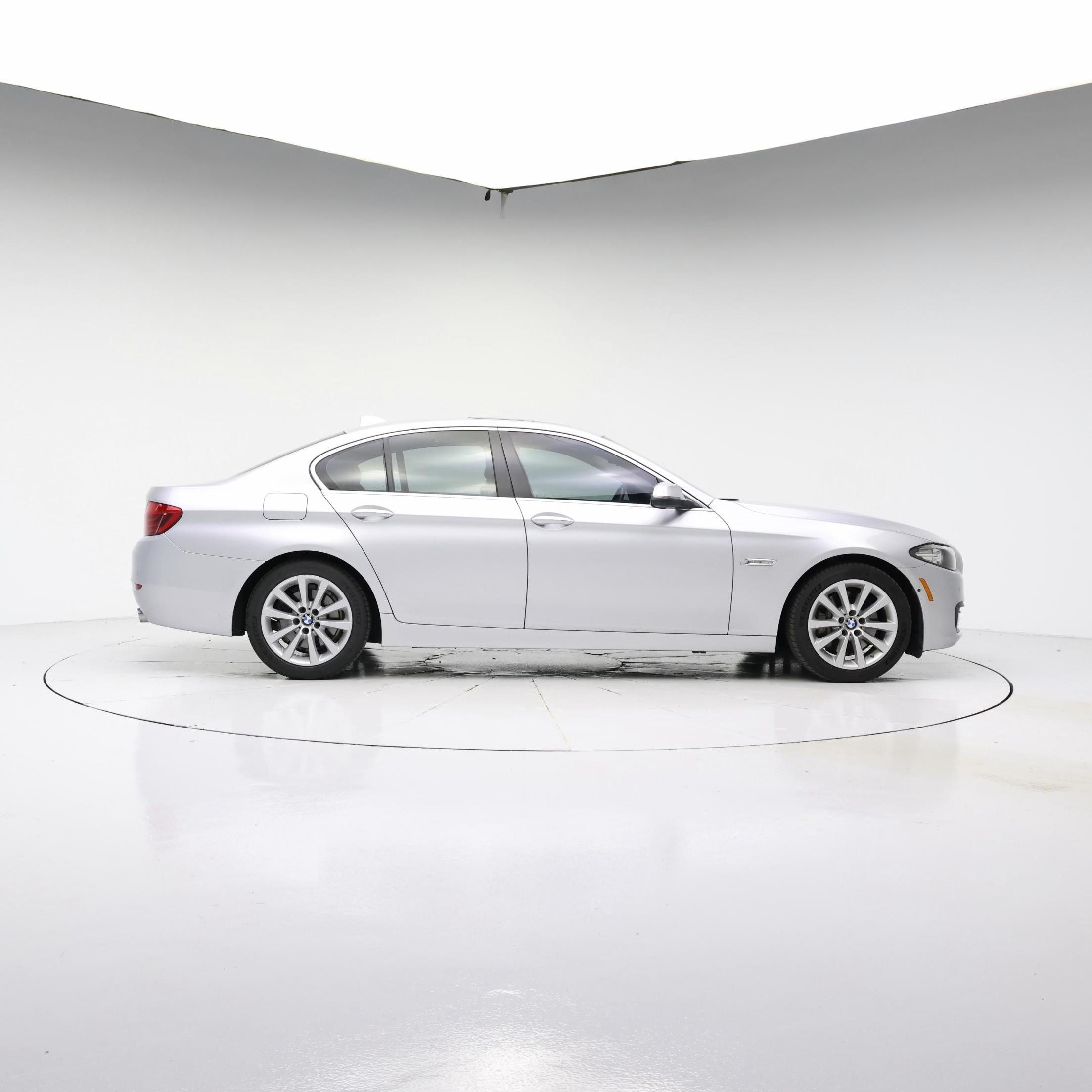 Thumbnail: 2016 BMW 5 Series - 7