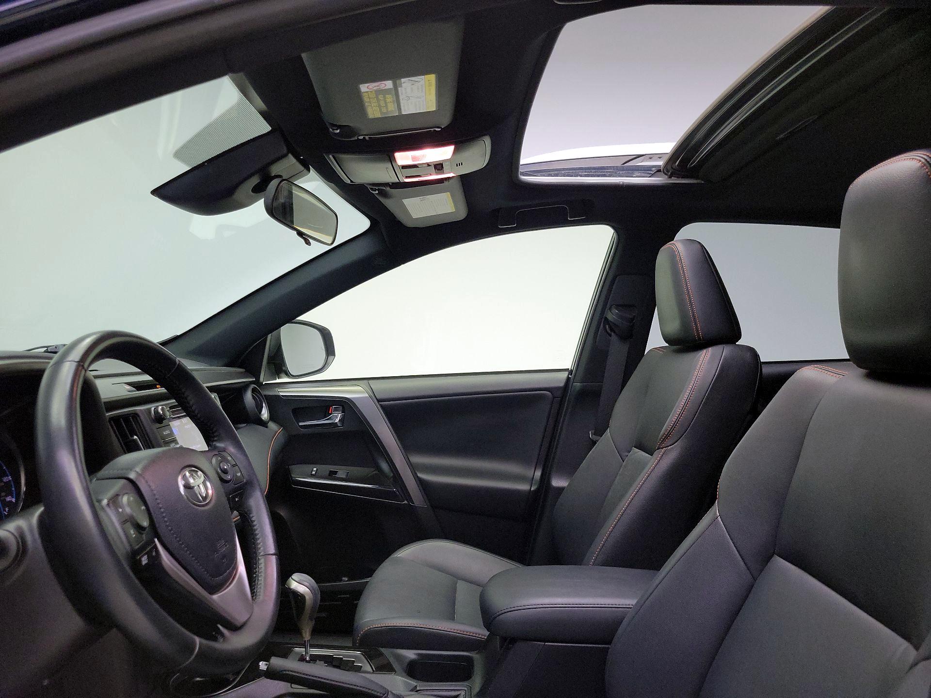 Thumbnail: 2017 Toyota RAV4 - 18