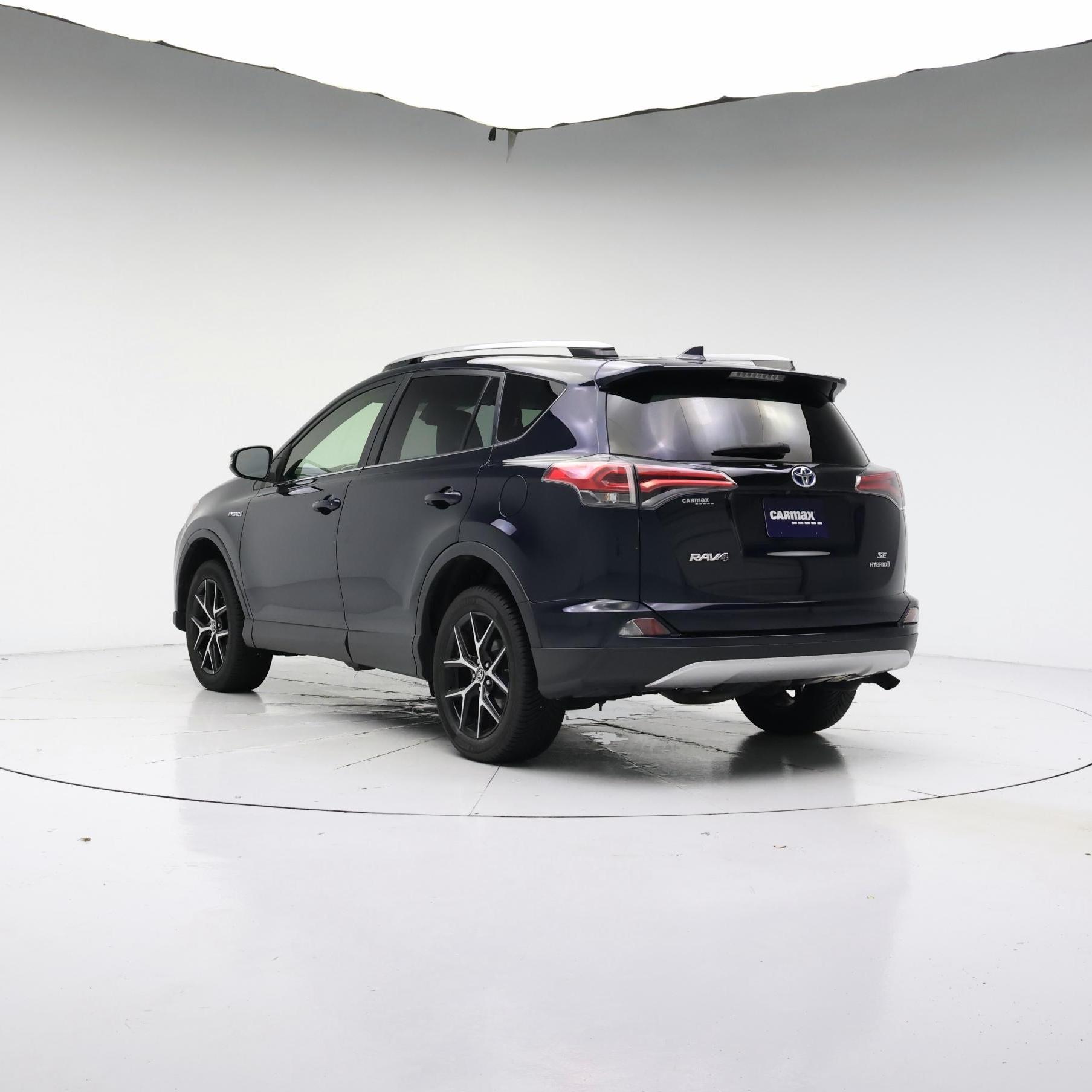 Thumbnail: 2017 Toyota RAV4 - 2