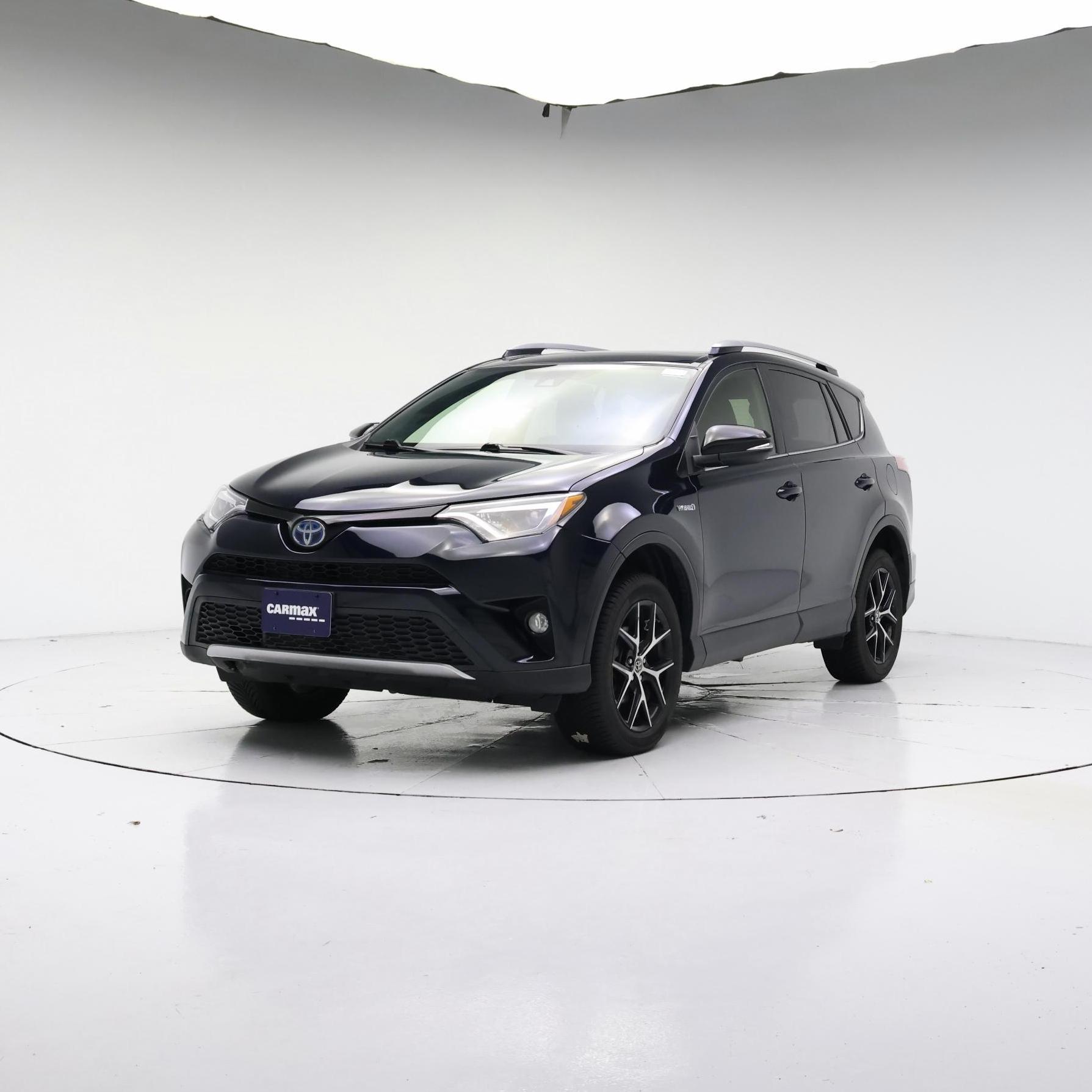 Thumbnail: 2017 Toyota RAV4 - 4