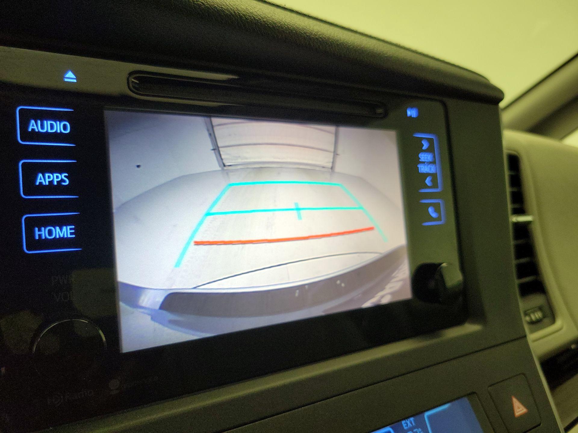 Thumbnail: 2015 Toyota Sienna - 14