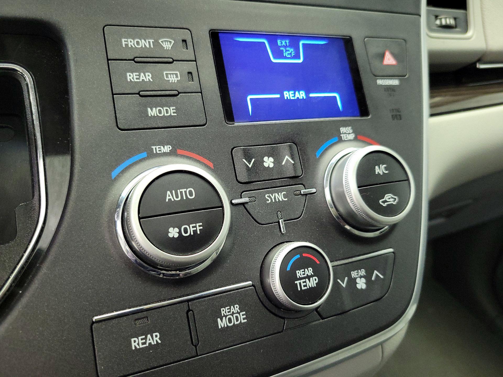 Thumbnail: 2015 Toyota Sienna - 16