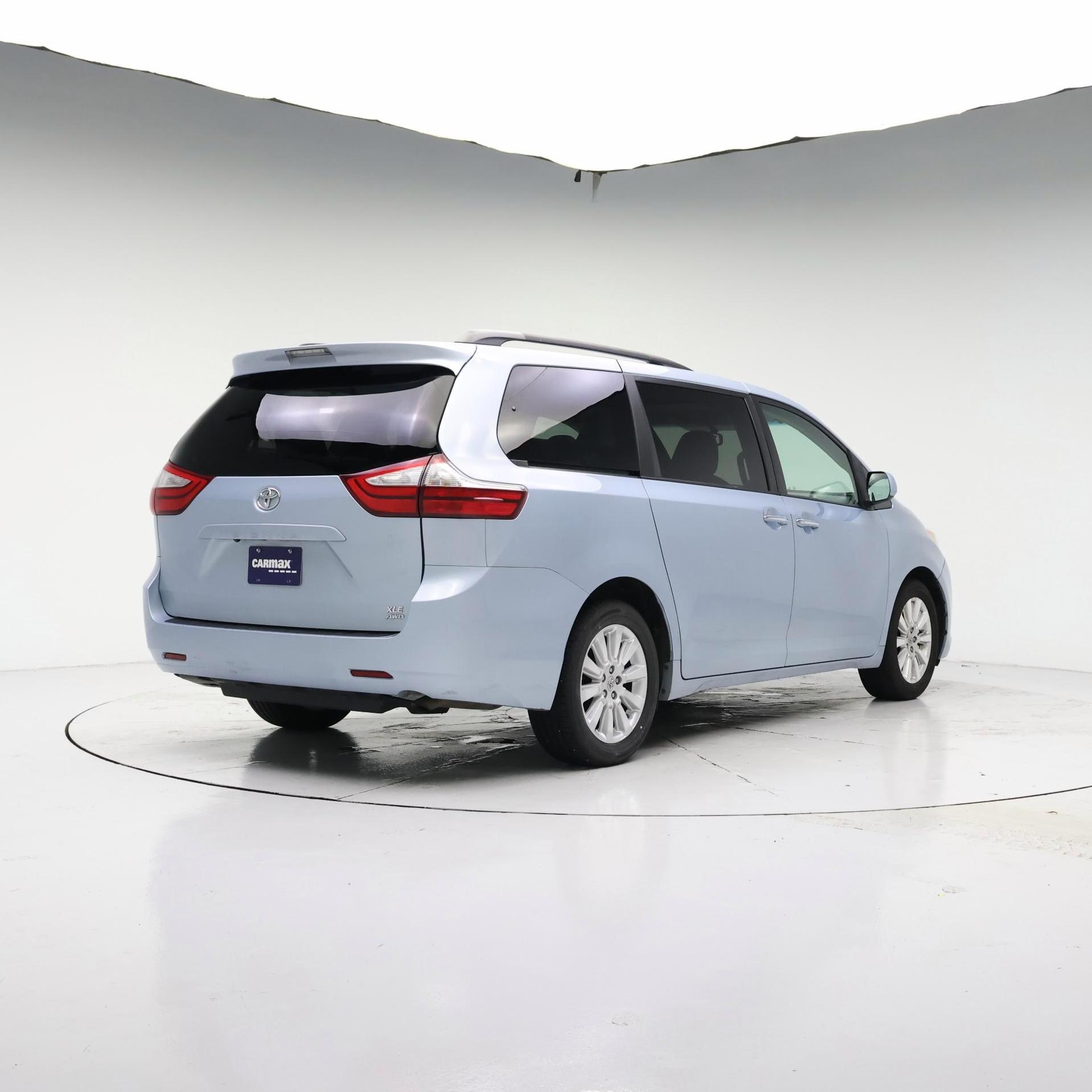 Thumbnail: 2015 Toyota Sienna - 8