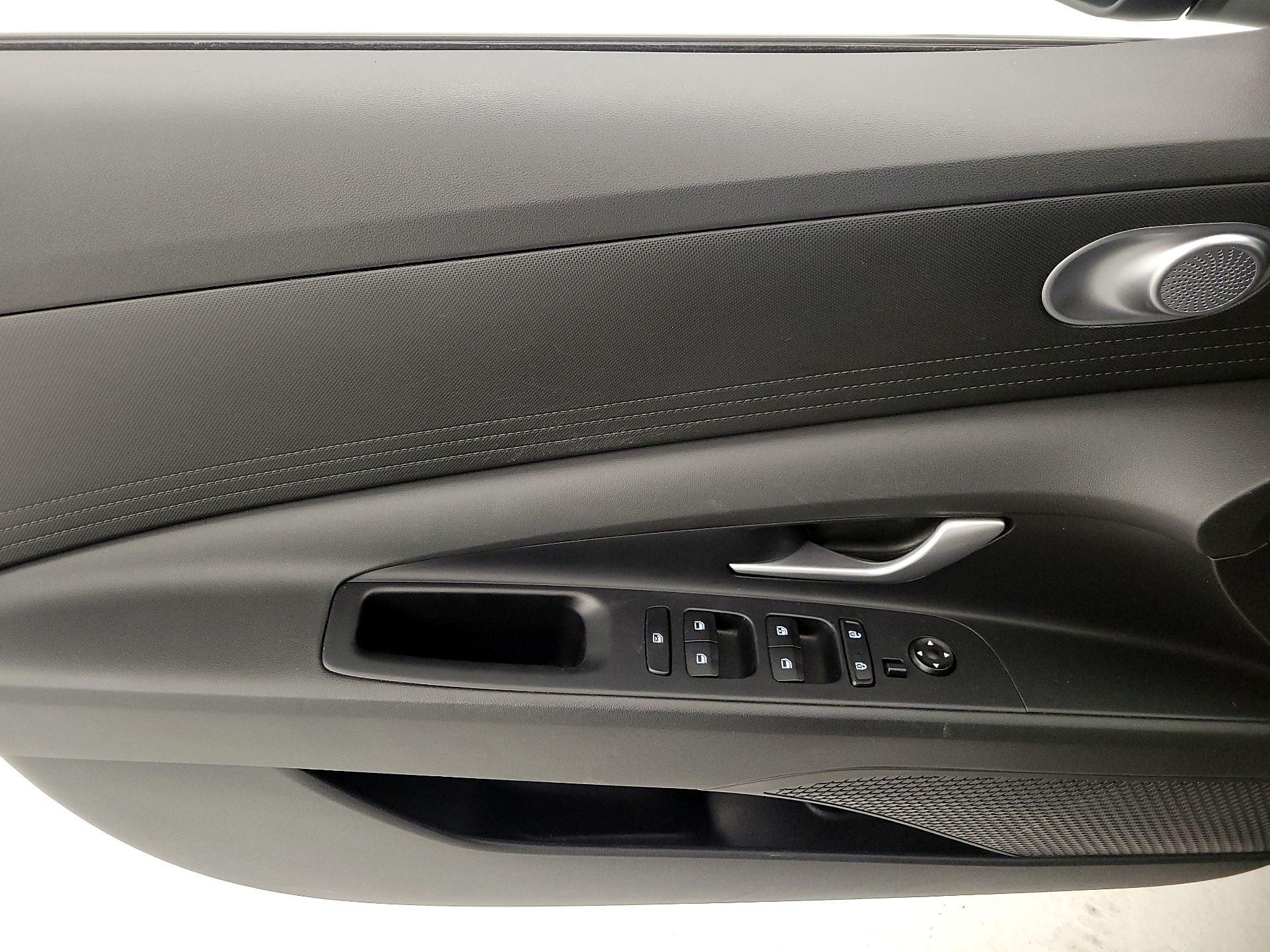 Thumbnail: 2023 Hyundai Elantra - 12
