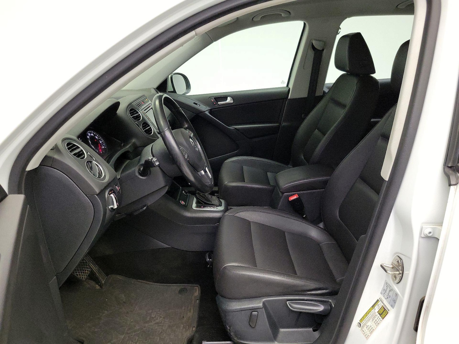 2017 Volkswagen Tiguan S - Photo 12